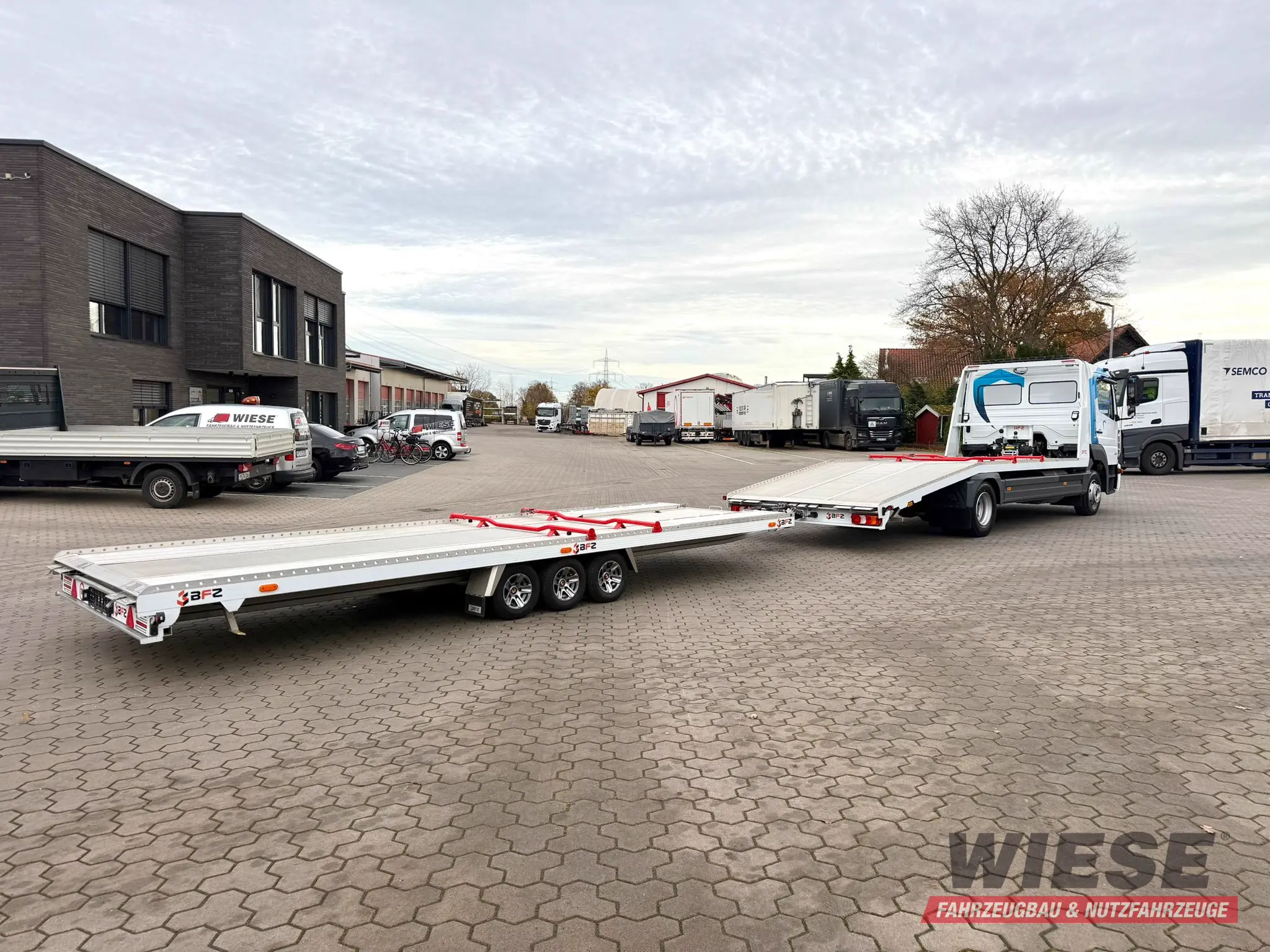 Mercedes-Benz Atego 918L Autotransporter mit BFZ Anhänger