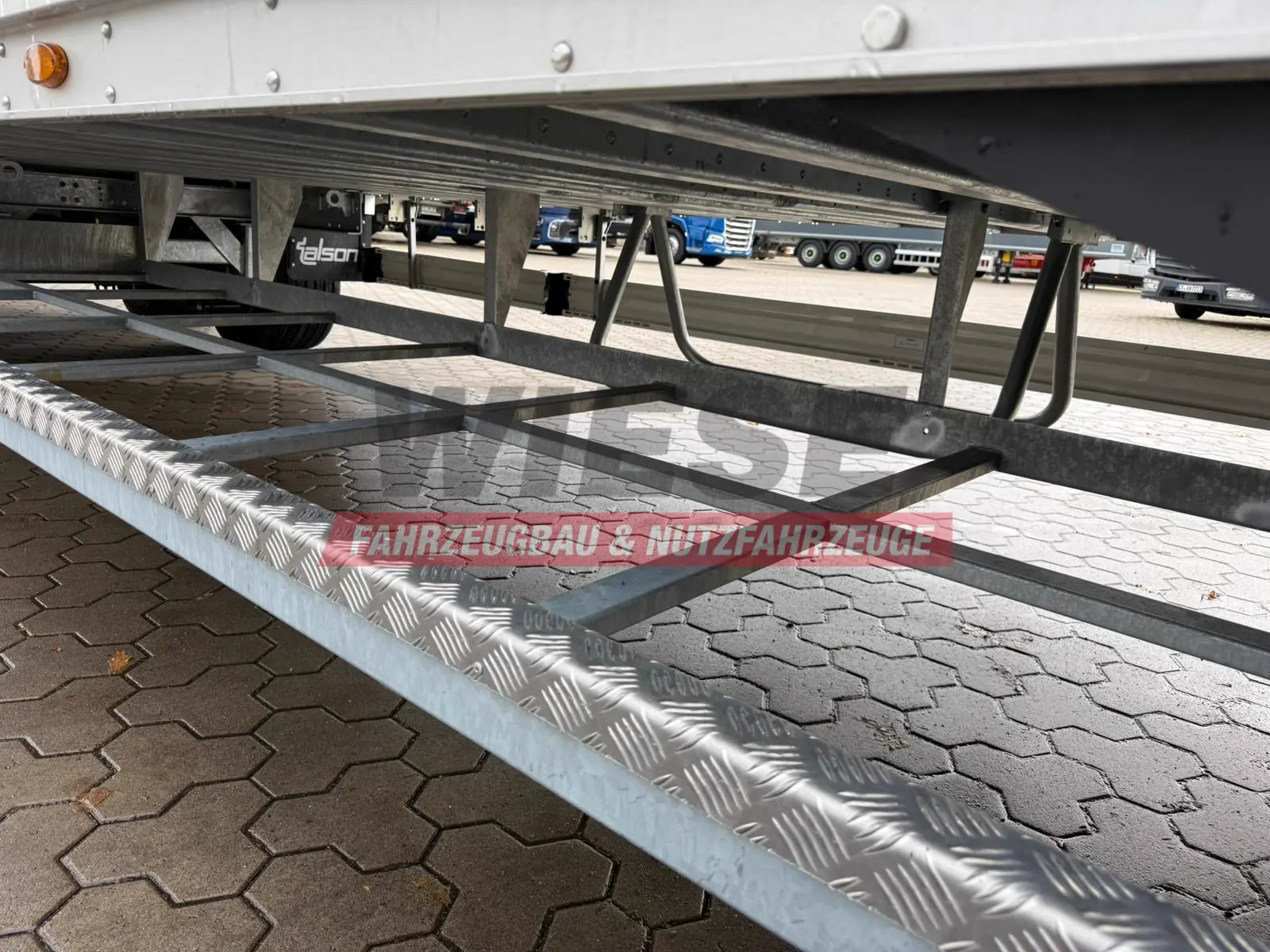 Talson TGG TAL 12/18 Mega Kofferauflieger Kleidung 99m³