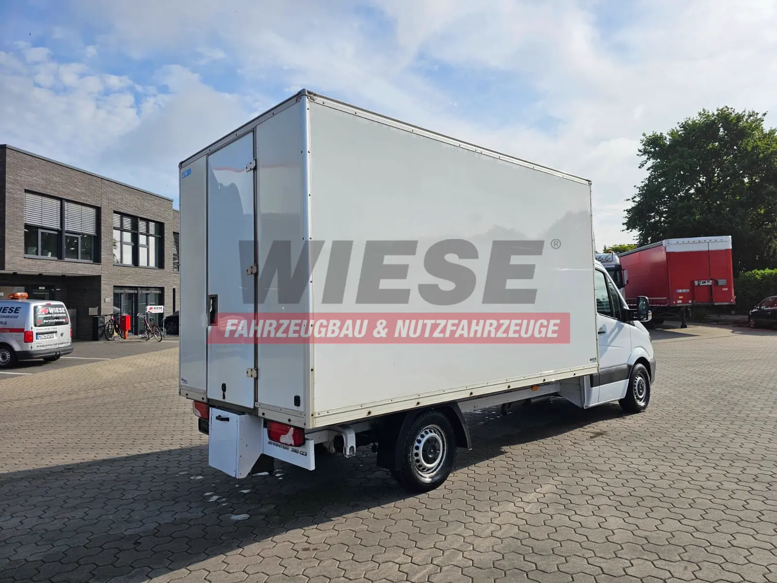 Mercedes-Benz Sprinter mit Kofferaufbau