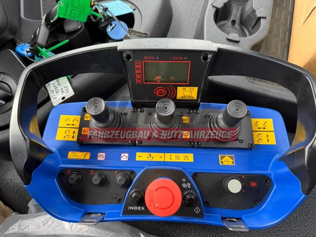 MAN 18.320 4x2 mit Fassi Ladekran Sofort Verfügbar