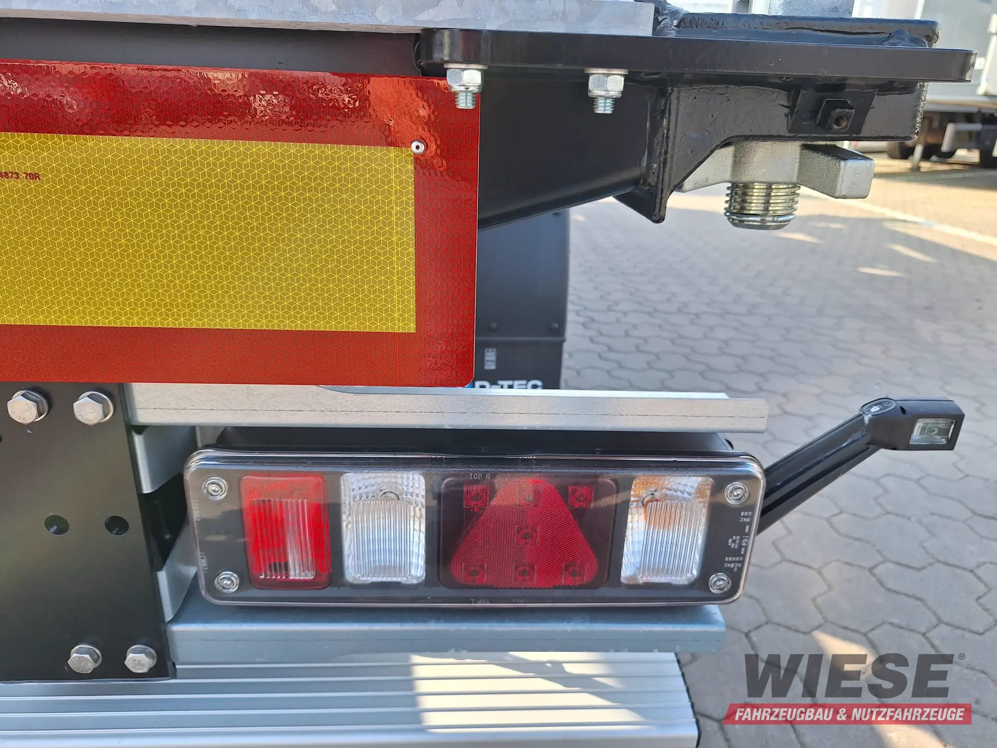 D-TEC Containerchassis Flexitrailer