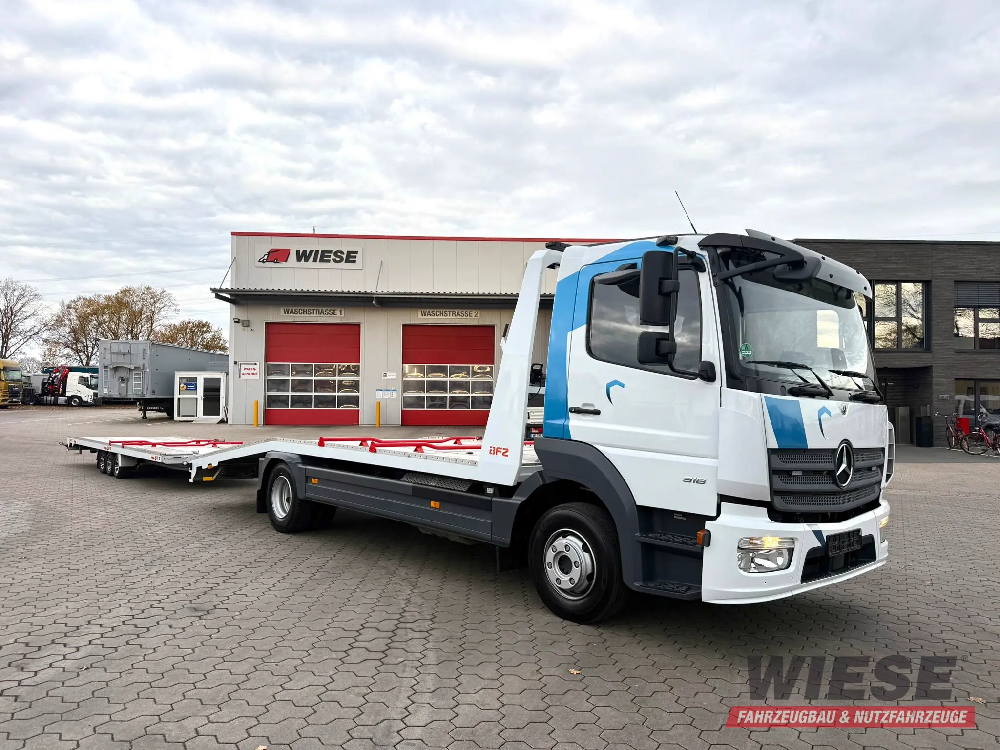 Mercedes-Benz Atego 918L Autotransporter mit BFZ Anhänger