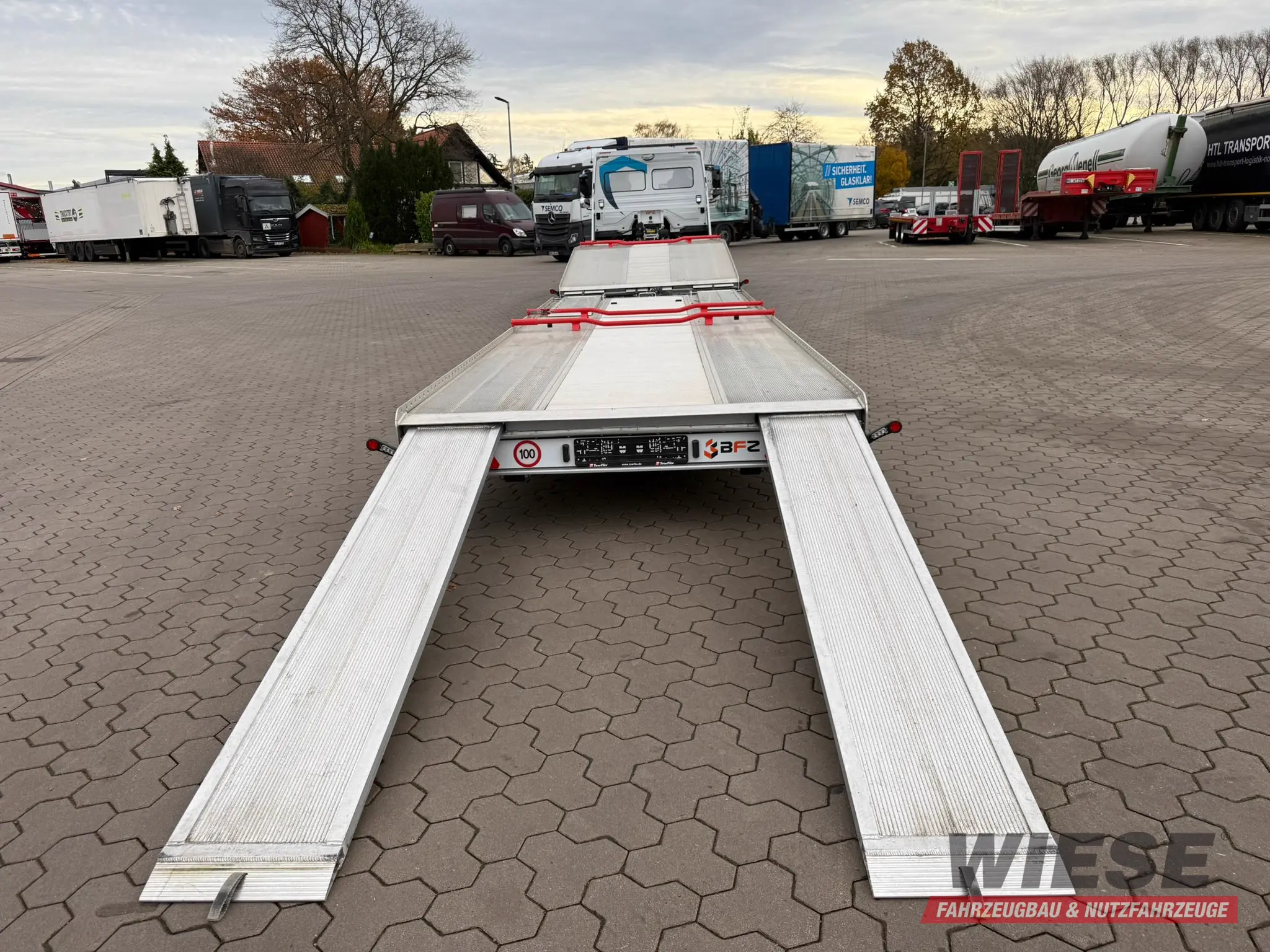Mercedes-Benz Atego 918L Autotransporter mit BFZ Anhänger