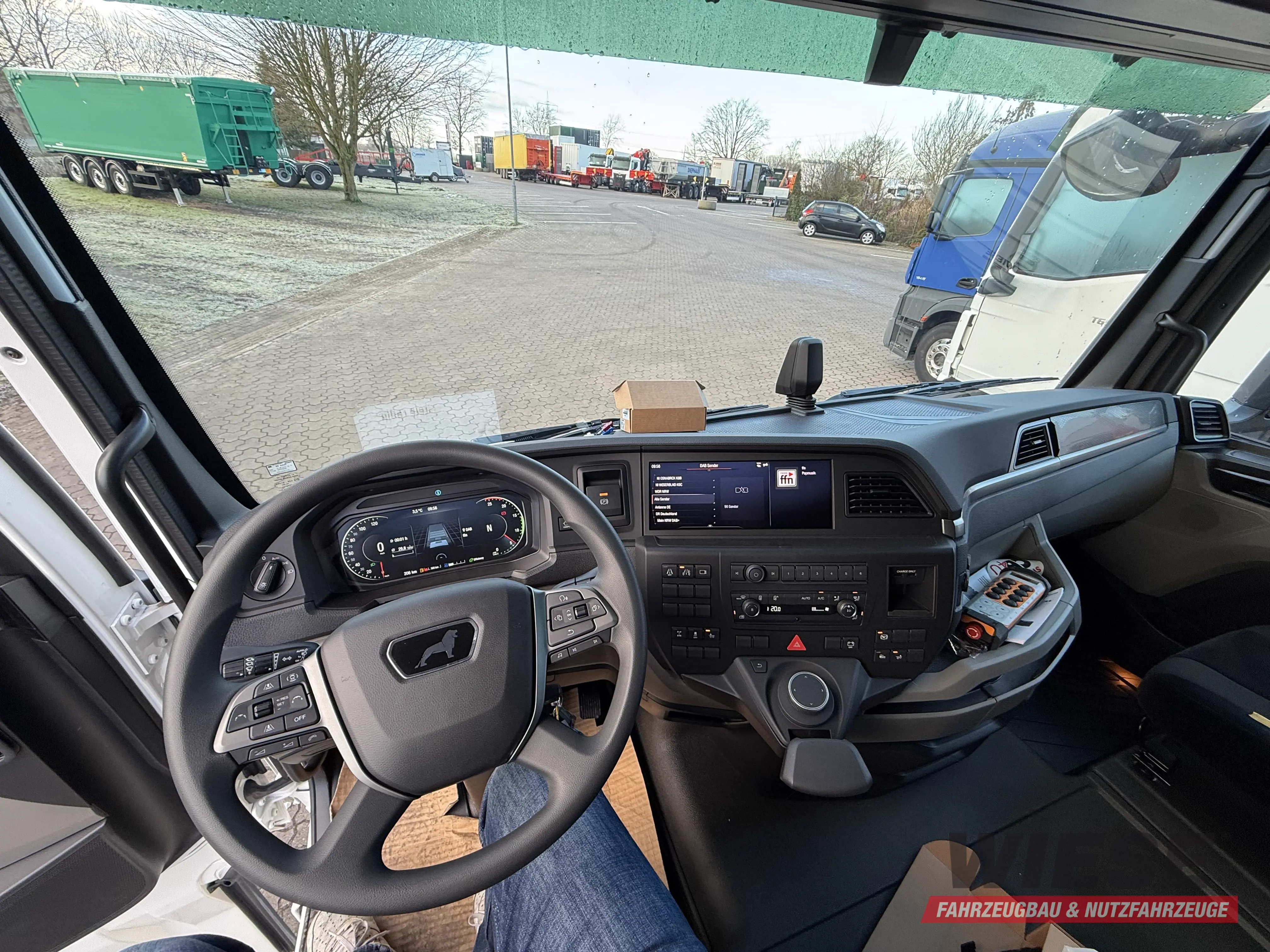 MAN Baumaschinen- Arbeitsbühnentransporter Rampen