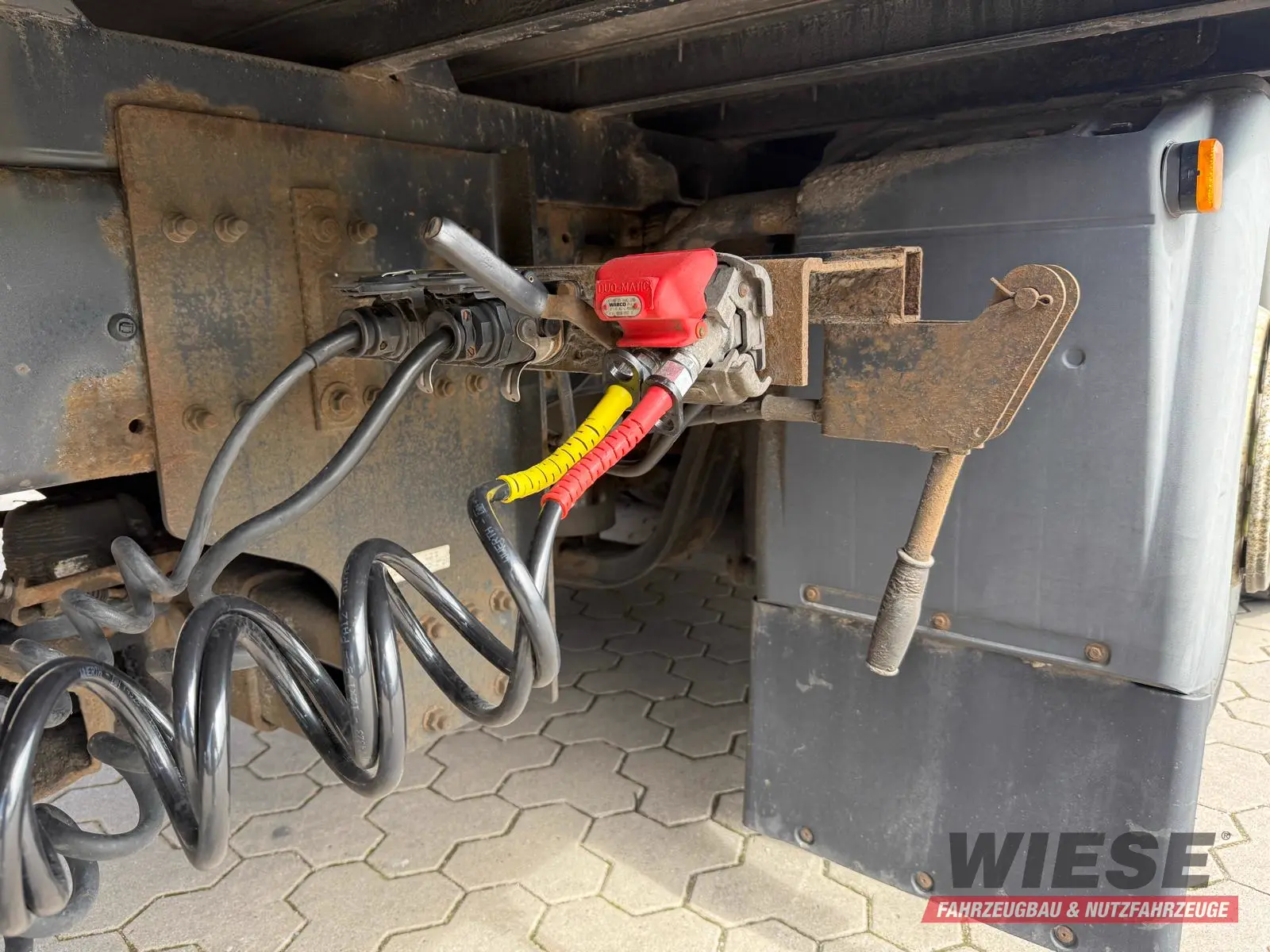 MAN TGA Schwenkwand-Getränkeaufbau incl. Anhänger