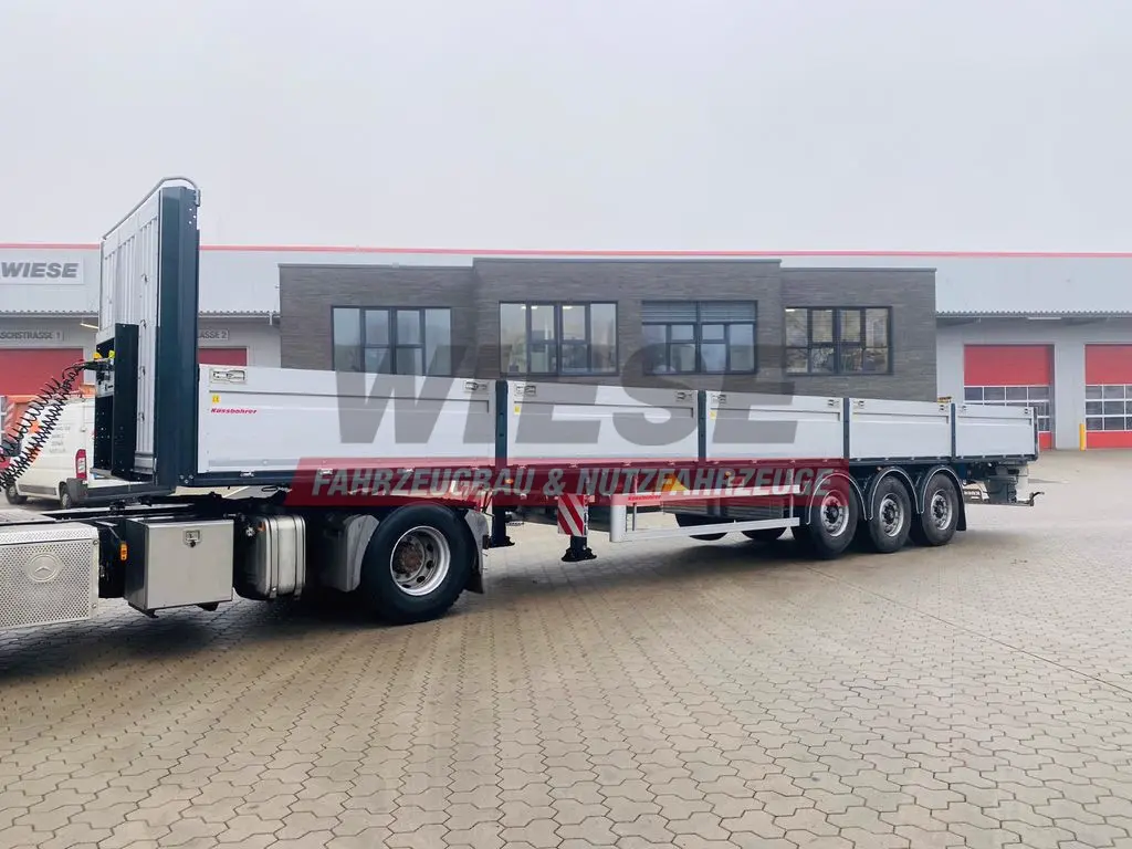 Kässbohrer Bordwandauflieger Twistlocks