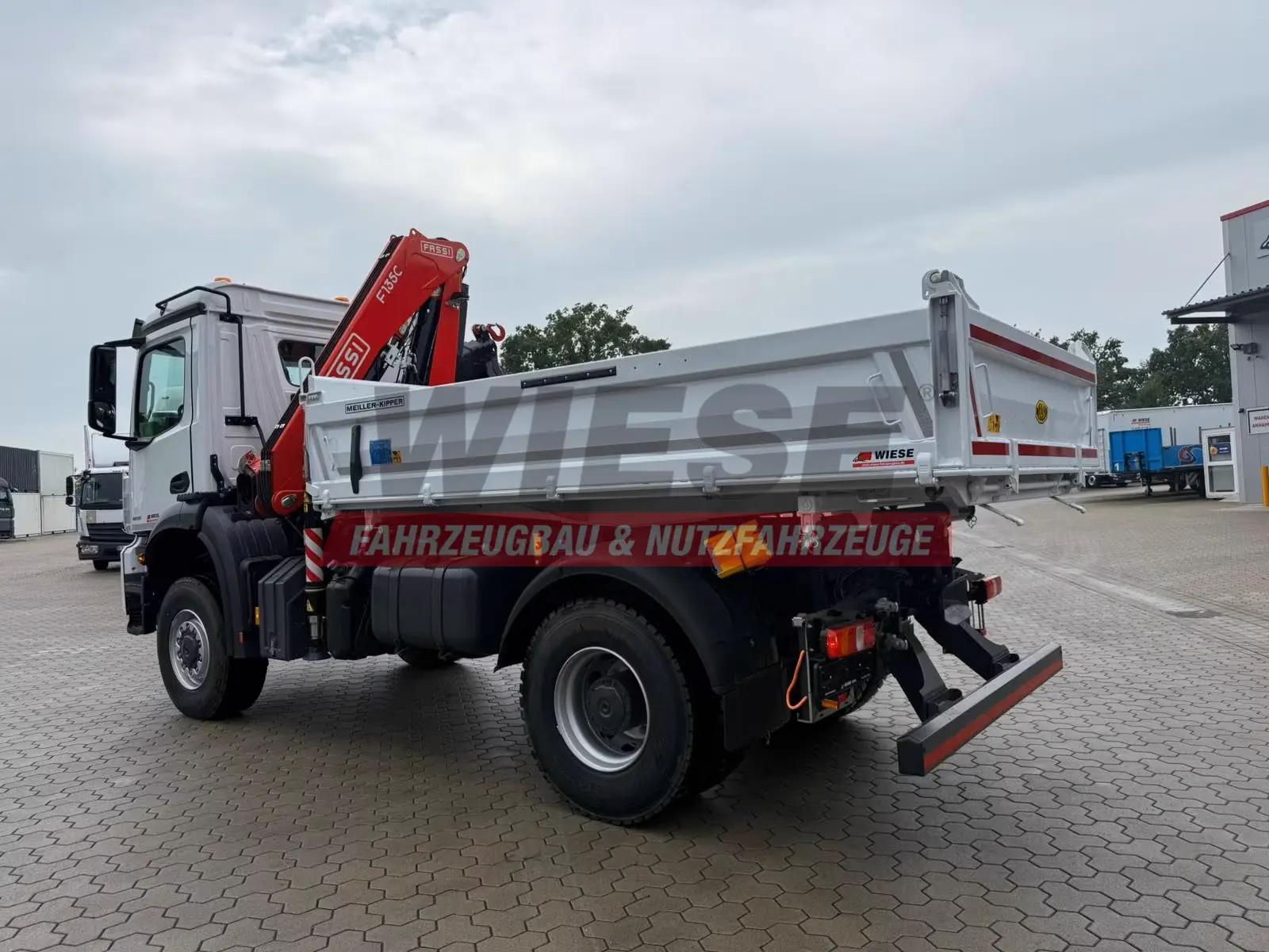 Mercedes-Benz Arocs 1835 4x4 Allrad Fassi F135 Kran Kipper