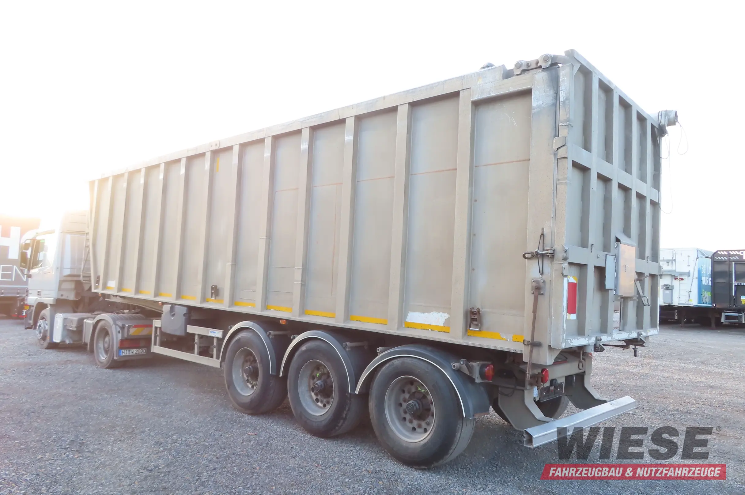 Benalu Benalu Kipper Landliner 50m³