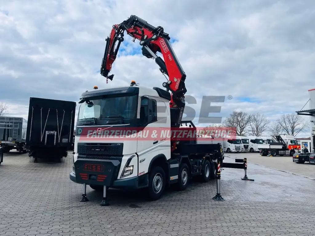 Volvo FH 500 8x4 Kran F820