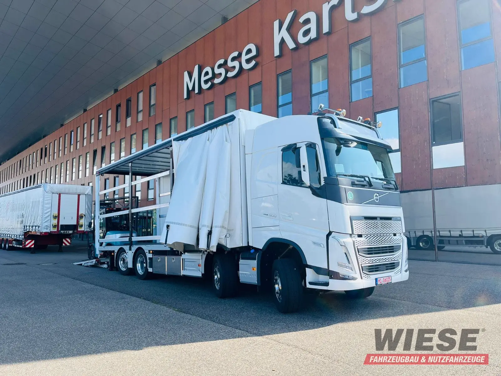 Volvo FH 500 8x2 Arbeitsbühnen Transporter LBW 9t
