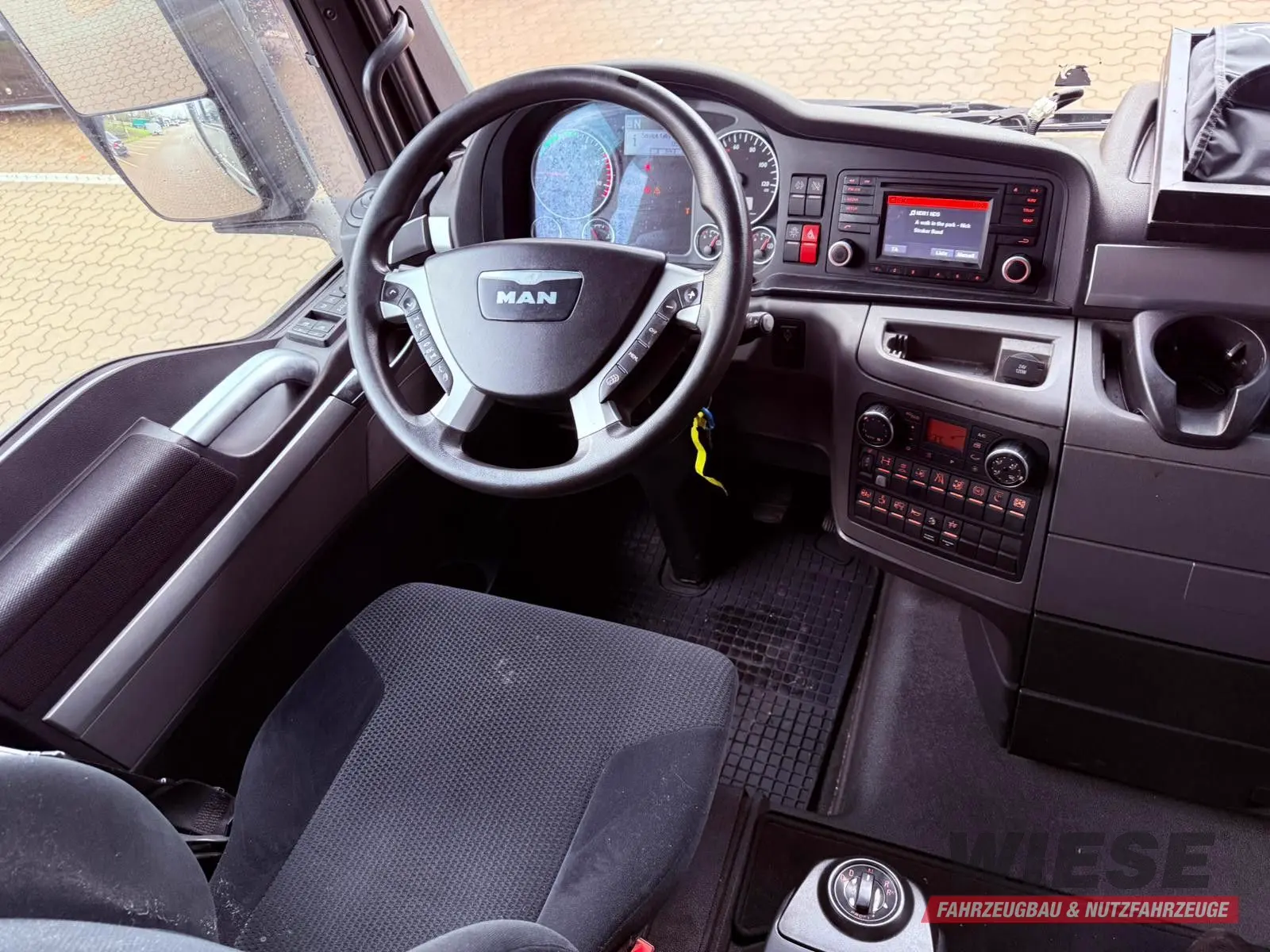 MAN TGX 18.440 LL Volumen LKW mit Staplerhalterung