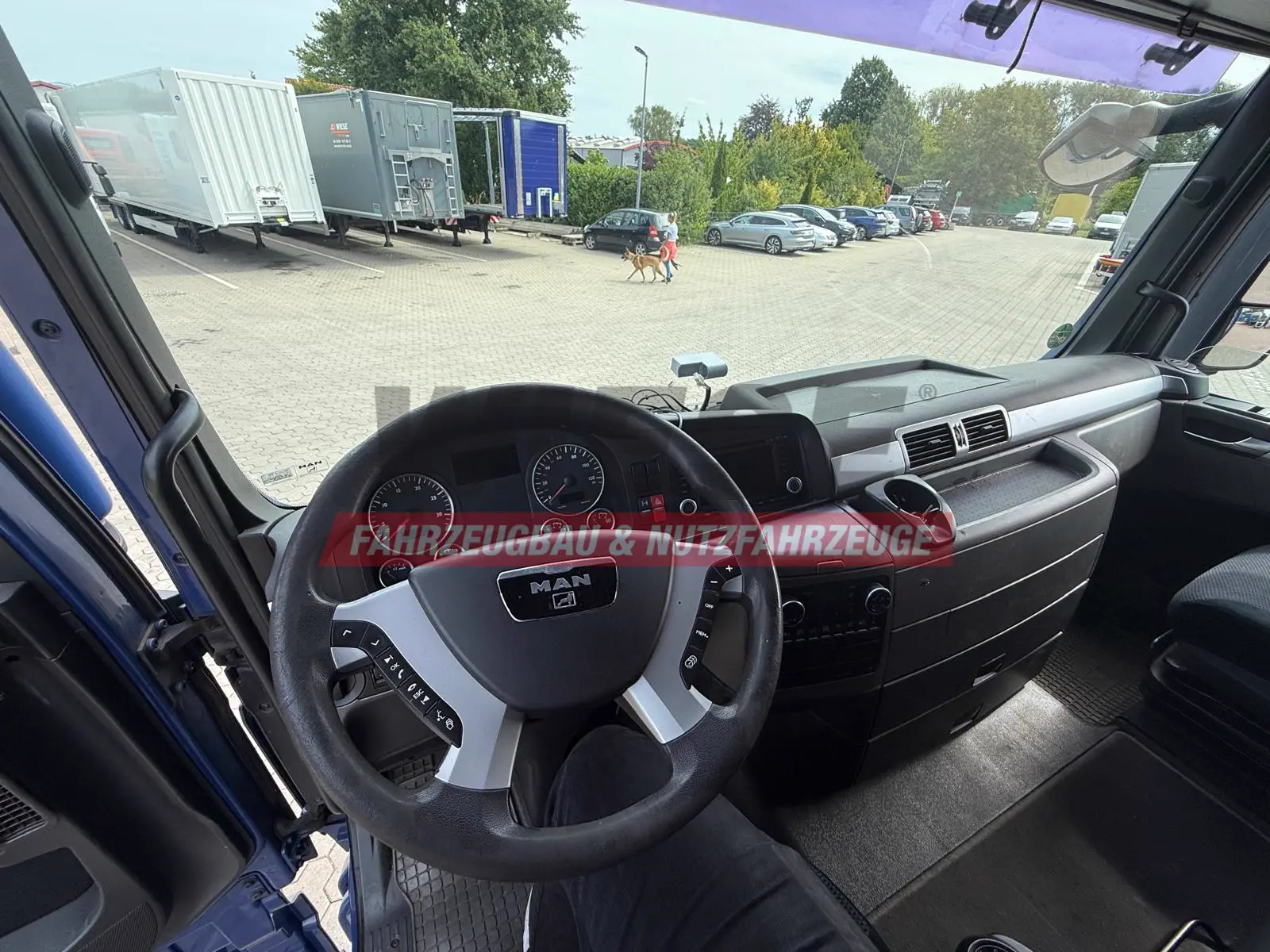 MAN TGA Schwenkwand-Getränkeaufbau incl. Anhänger