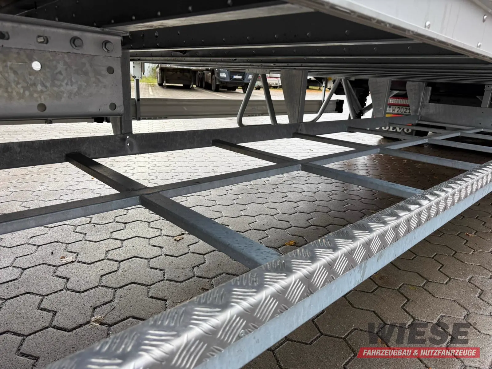 Talson TGG TAL 12/18 Mega Kofferauflieger Kleidung 99m³