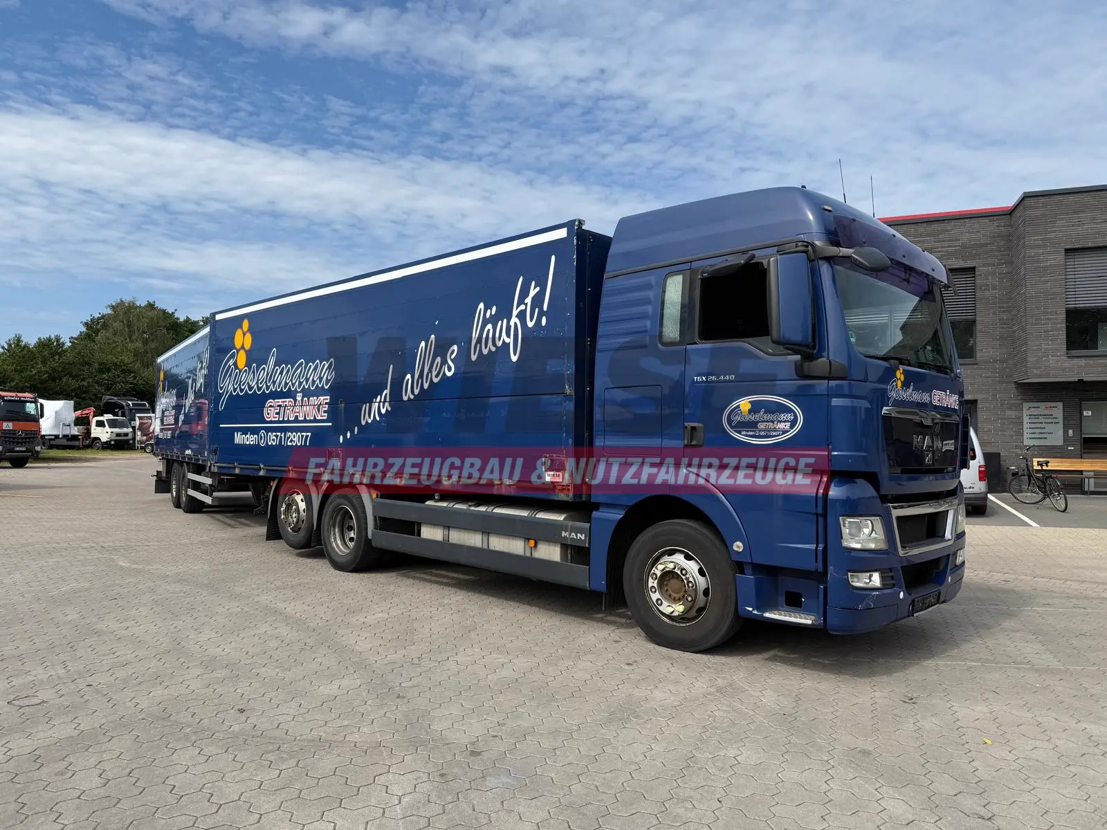 MAN TGA Schwenkwand-Getränkeaufbau incl. Anhänger