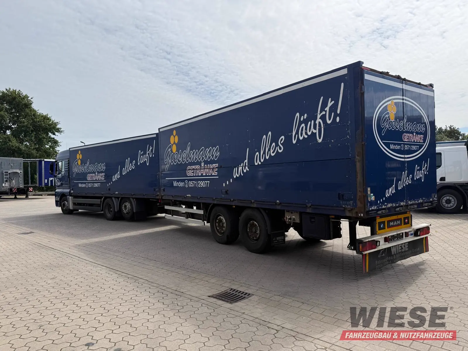 MAN TGA Schwenkwand-Getränkeaufbau incl. Anhänger