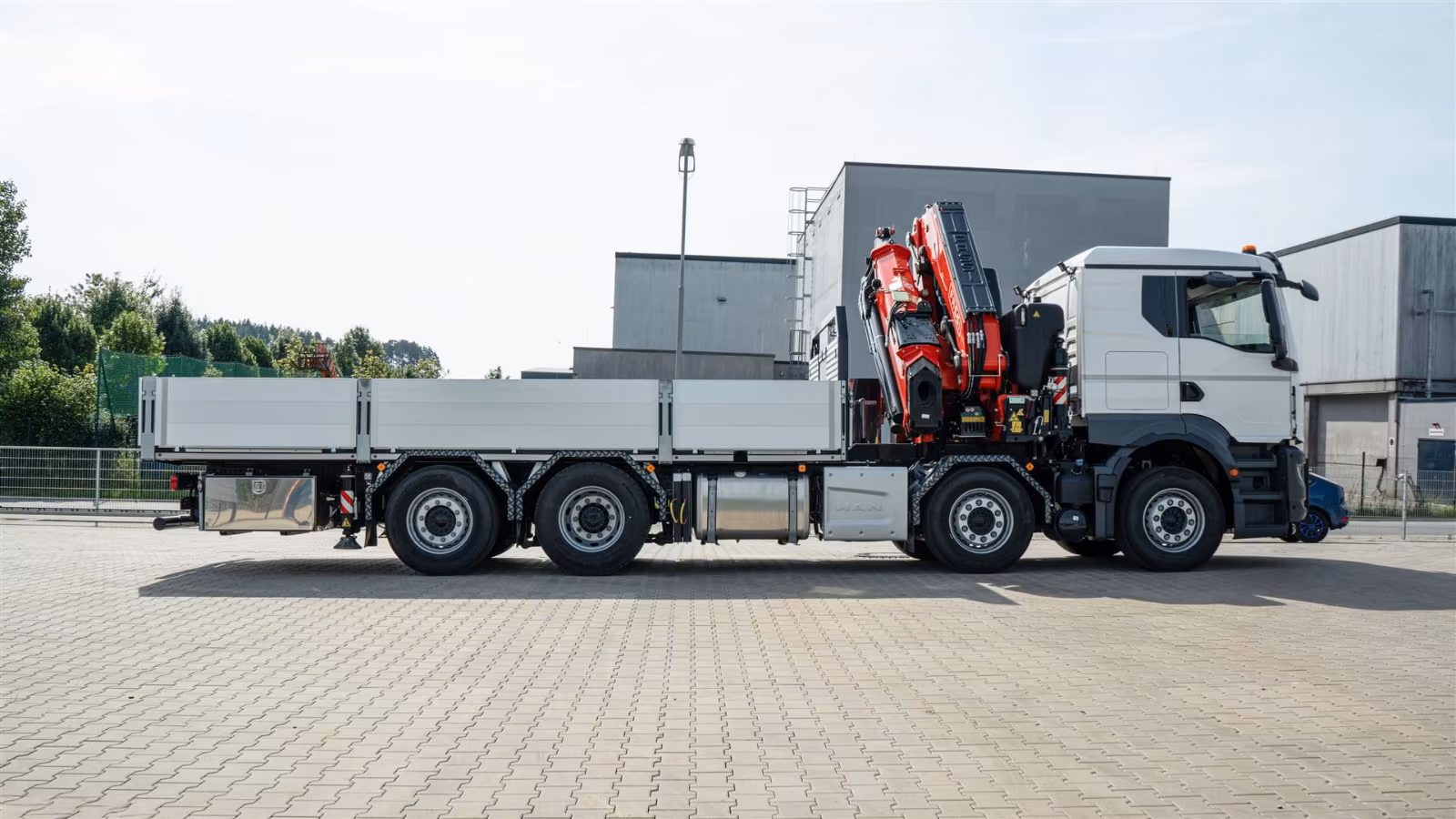 MAN 35.470 8x2 Kran F710 RA2.26