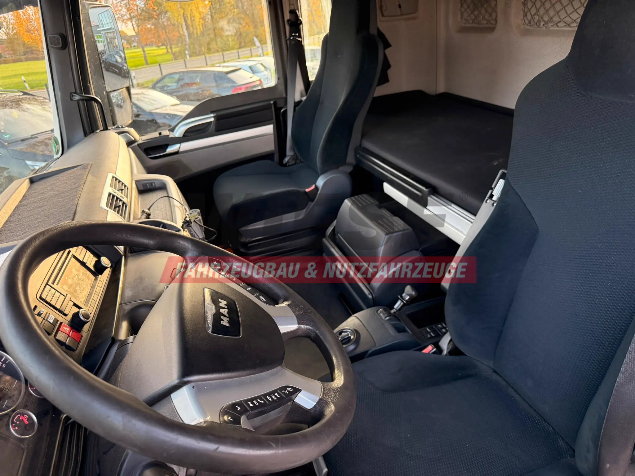 MAN TGX 26.440 6x2 mit HMF 3000-5 Kran TÜV NEU