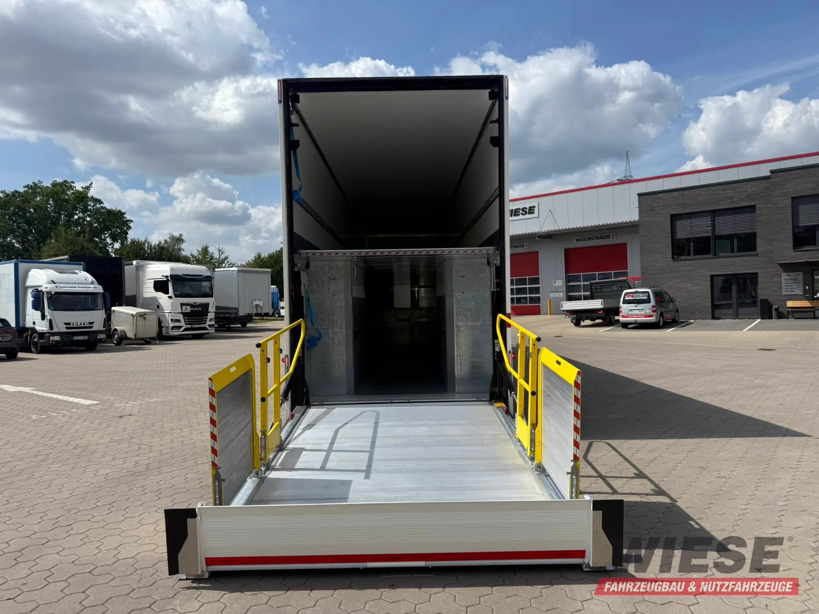 Wiese Doppelstock Trailer 60% mehr Ladefläche