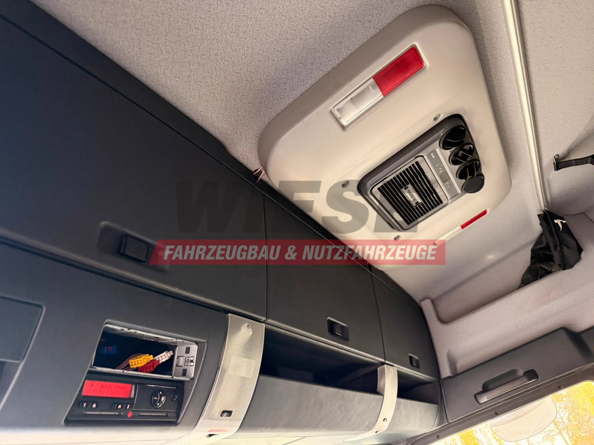 MAN TGX 26.440 6x2 mit HMF 3000-5 Kran TÜV NEU