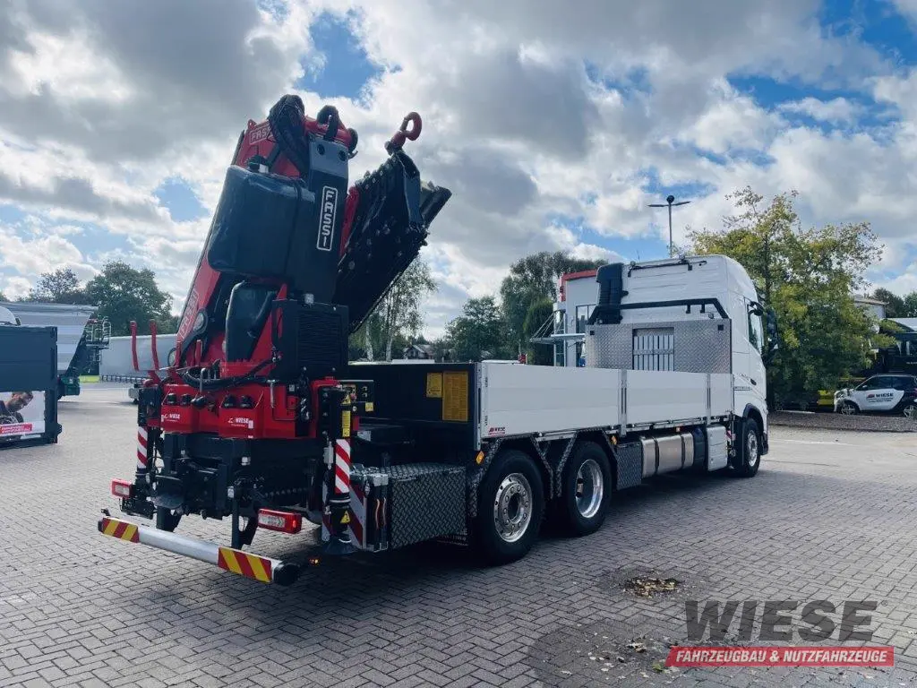 Volvo FH 540 6x2 Container Fassi F545 Heck