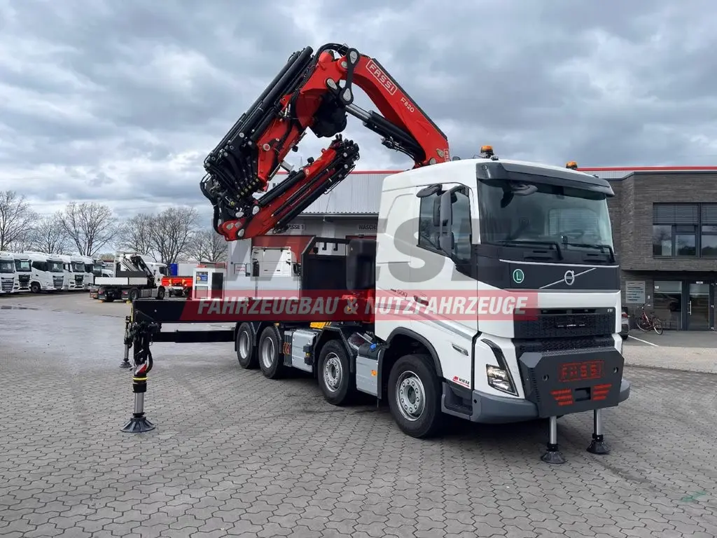 Volvo FH 500 8x4 Kran F820