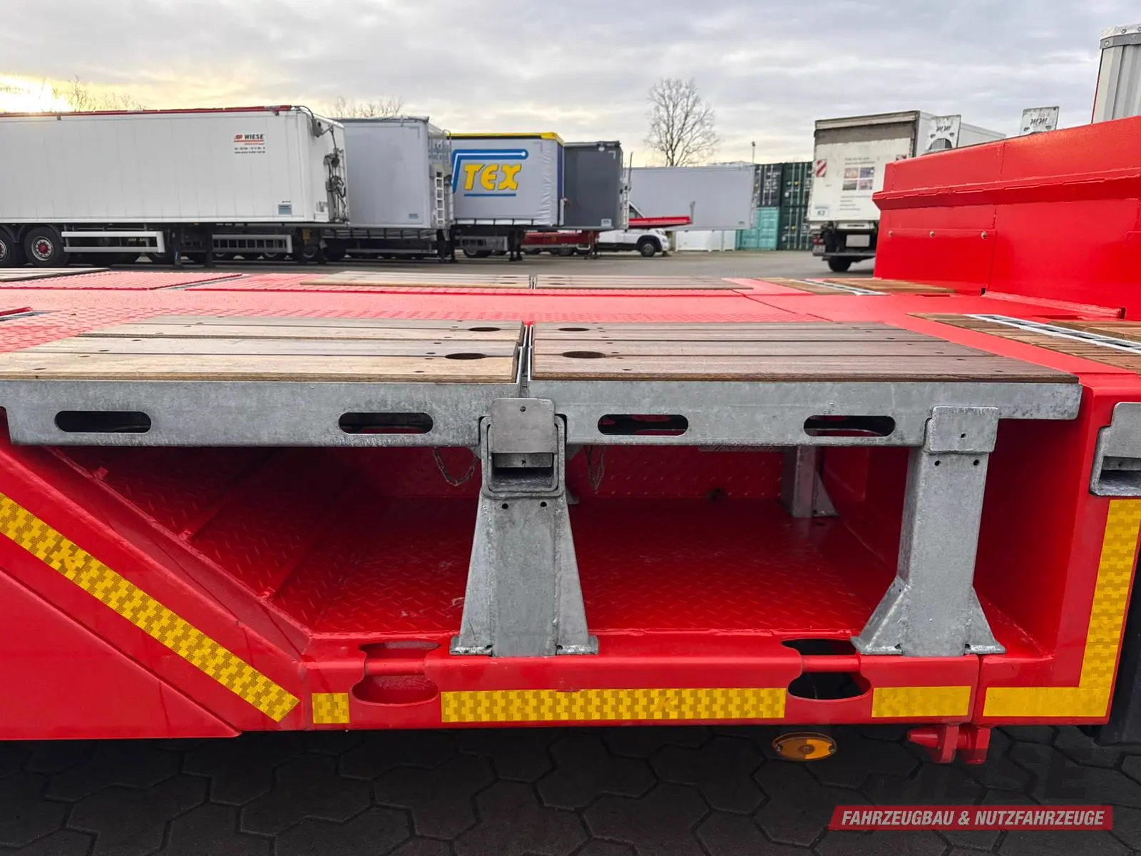 Kässbohrer K.SLA R 4 / 2N 18/40 Tieflader Radmulden tele