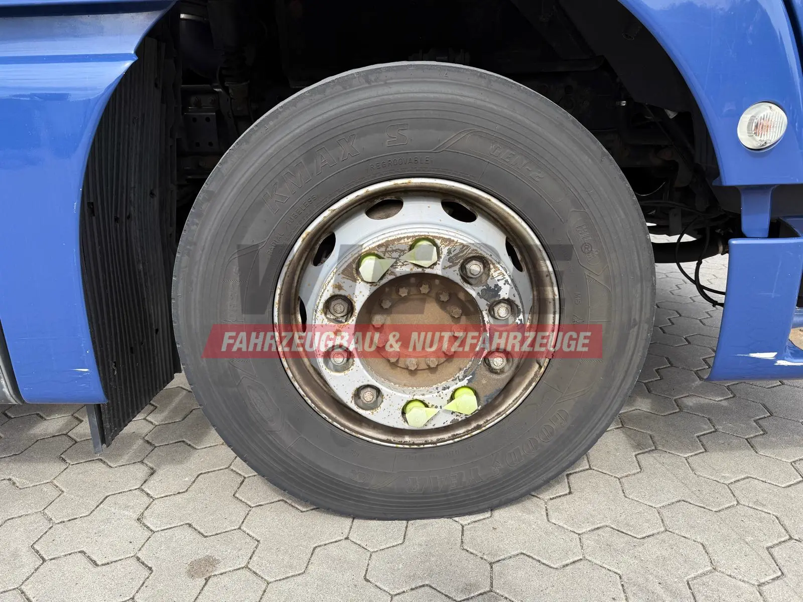 MAN TGA Schwenkwand-Getränkeaufbau incl. Anhänger