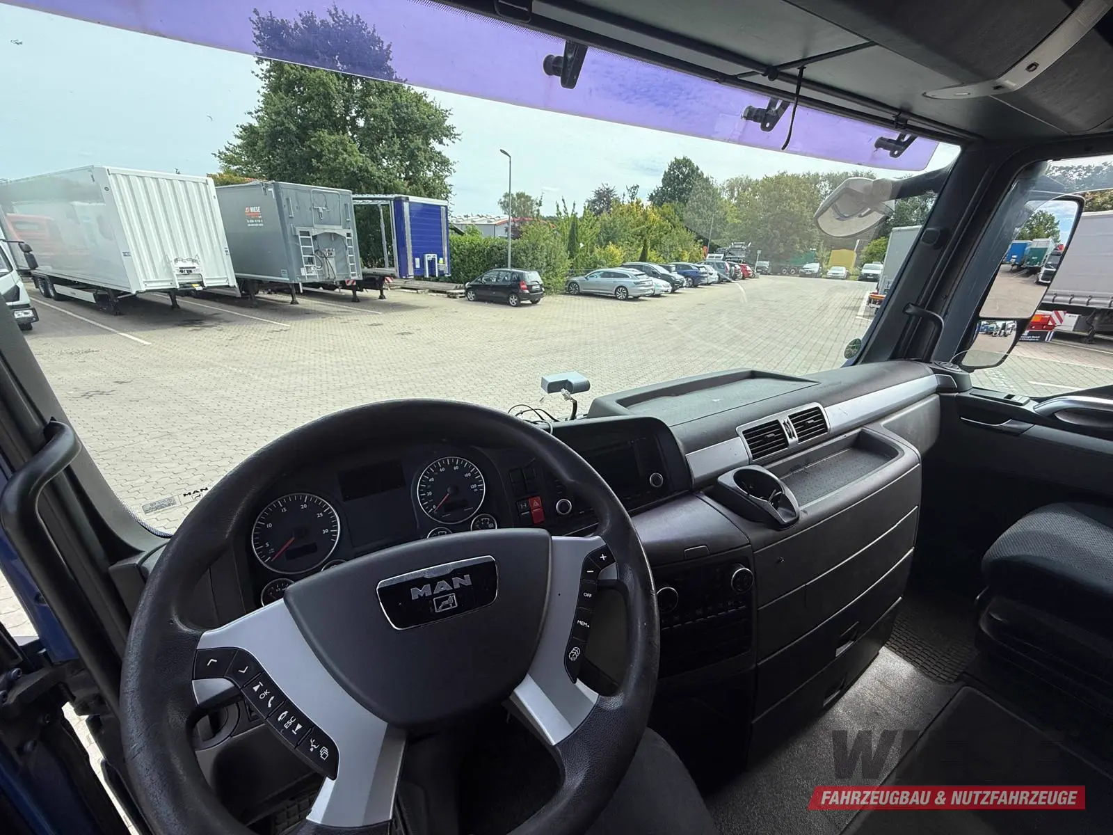 MAN TGA Schwenkwand-Getränkeaufbau incl. Anhänger