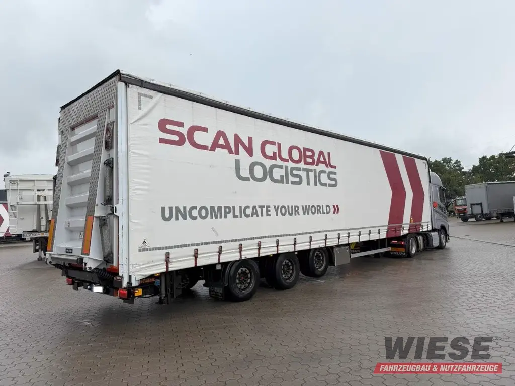 Wiese Mega Schiebeplane mit Dhollandia Rampe 9t