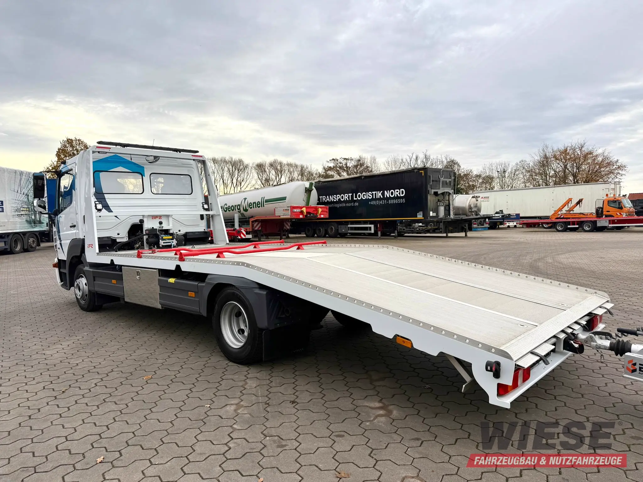 Mercedes-Benz Atego 918L Autotransporter mit BFZ Anhänger