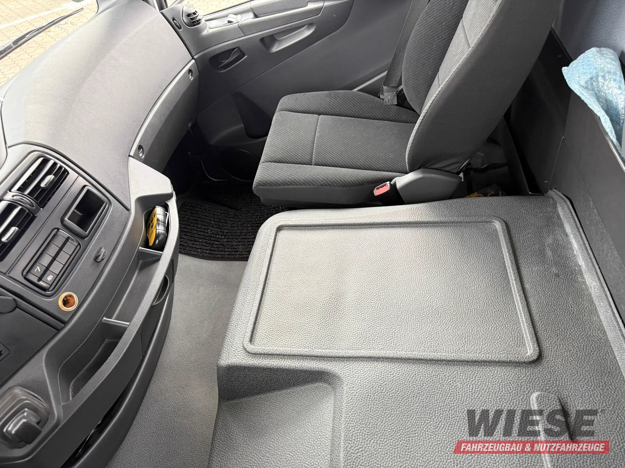 Mercedes-Benz Atego 918L Autotransporter mit BFZ Anhänger