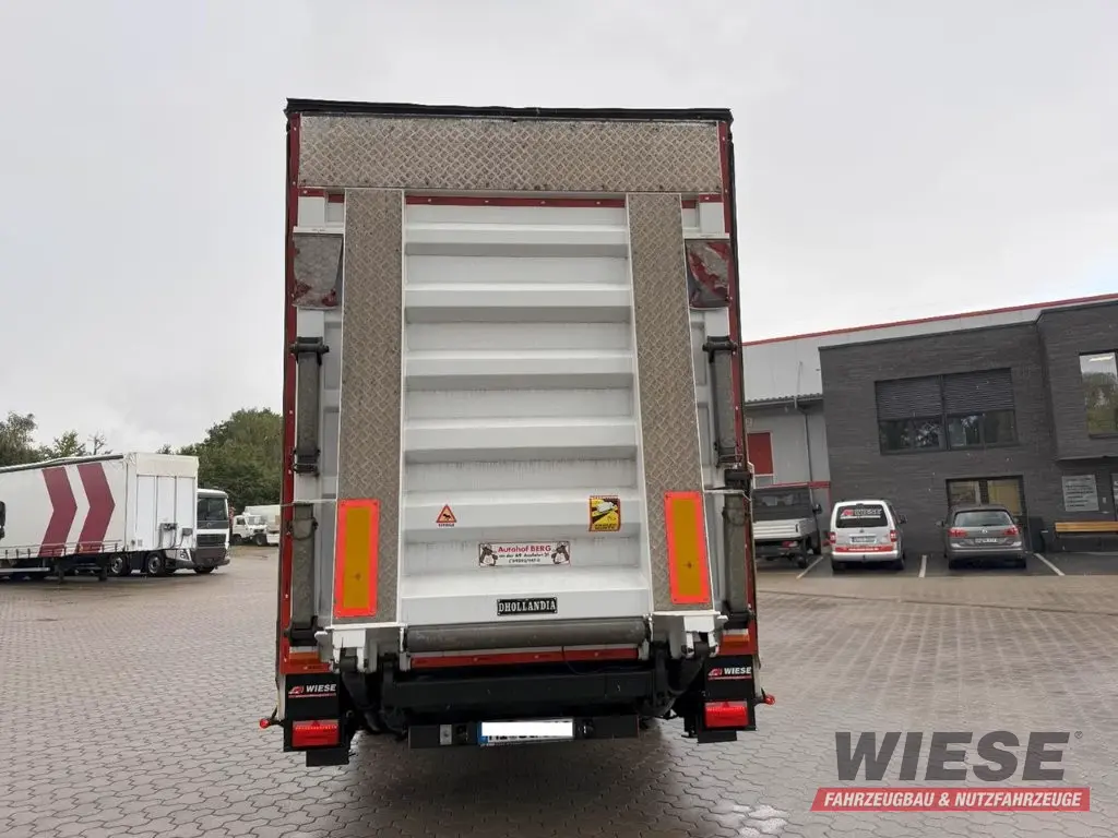 Wiese Mega Schiebeplane mit Dhollandia Rampe 9t
