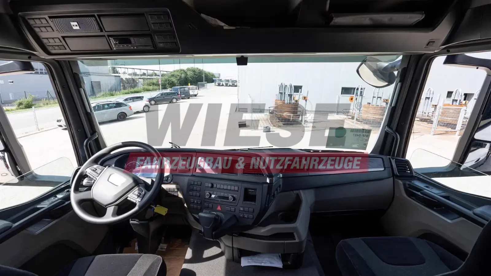 MAN 35.470 8x2 Kran F710 RA2.26