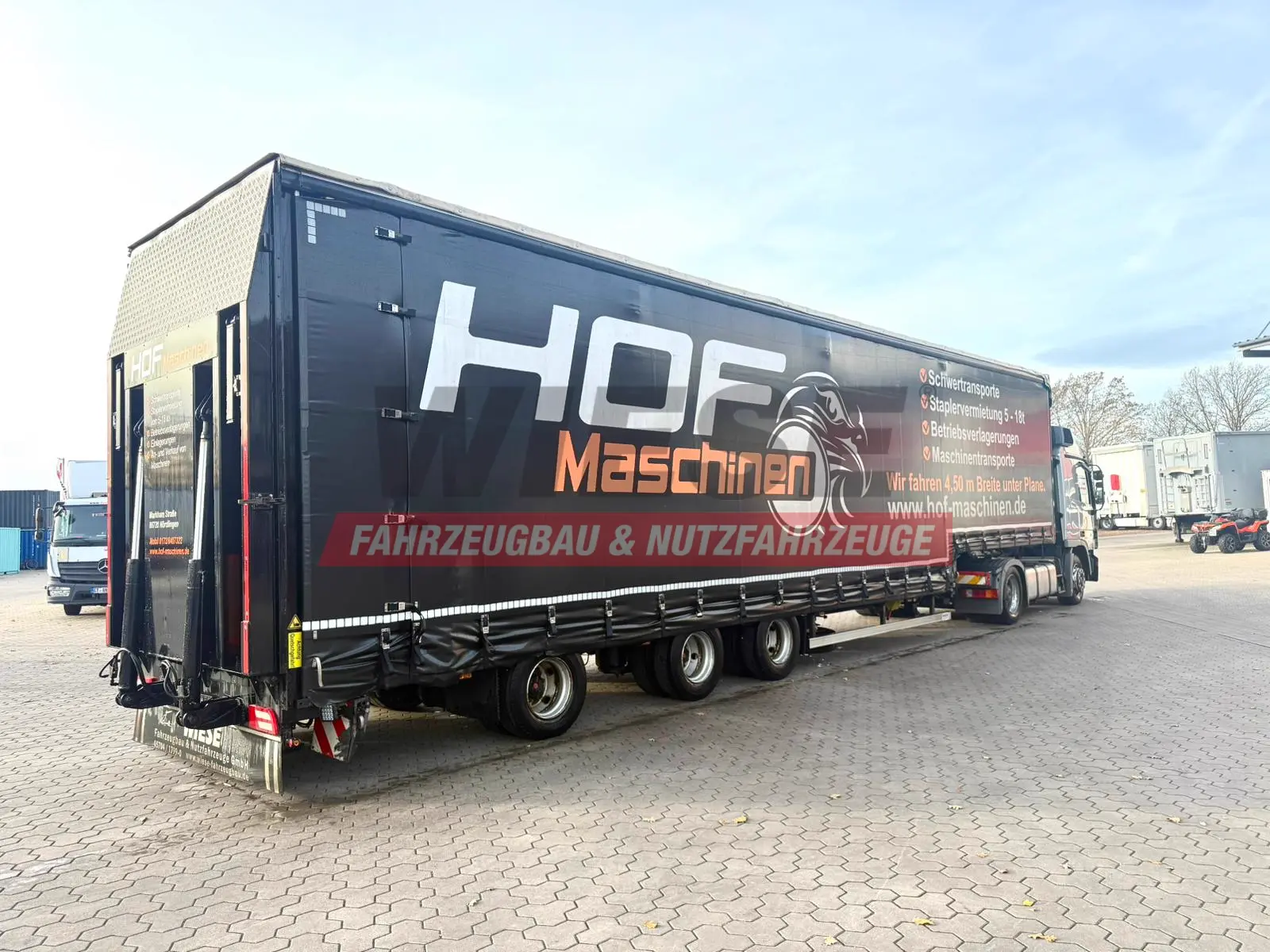 Wiese 3-Achs Stufen Sattel mit Auffahrrampe 25T