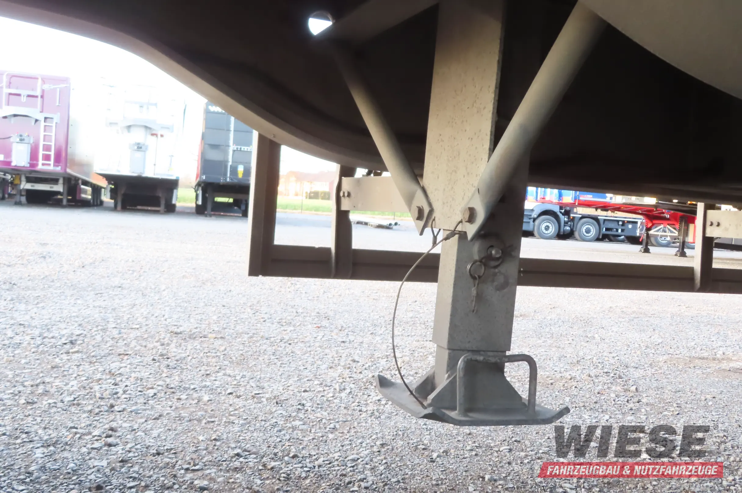 Benalu Benalu Kipper Landliner 50m³