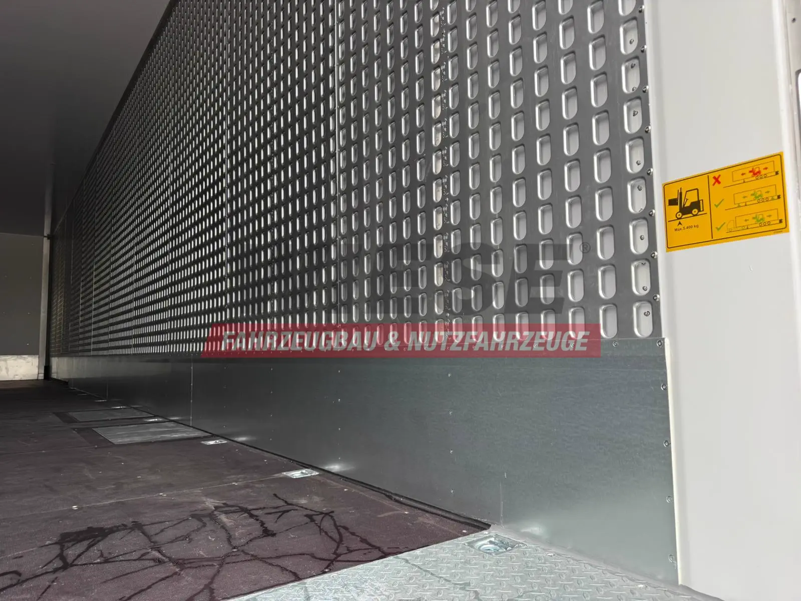 Talson TGG TAL 12/18 Mega Kofferauflieger Kleidung 99m³