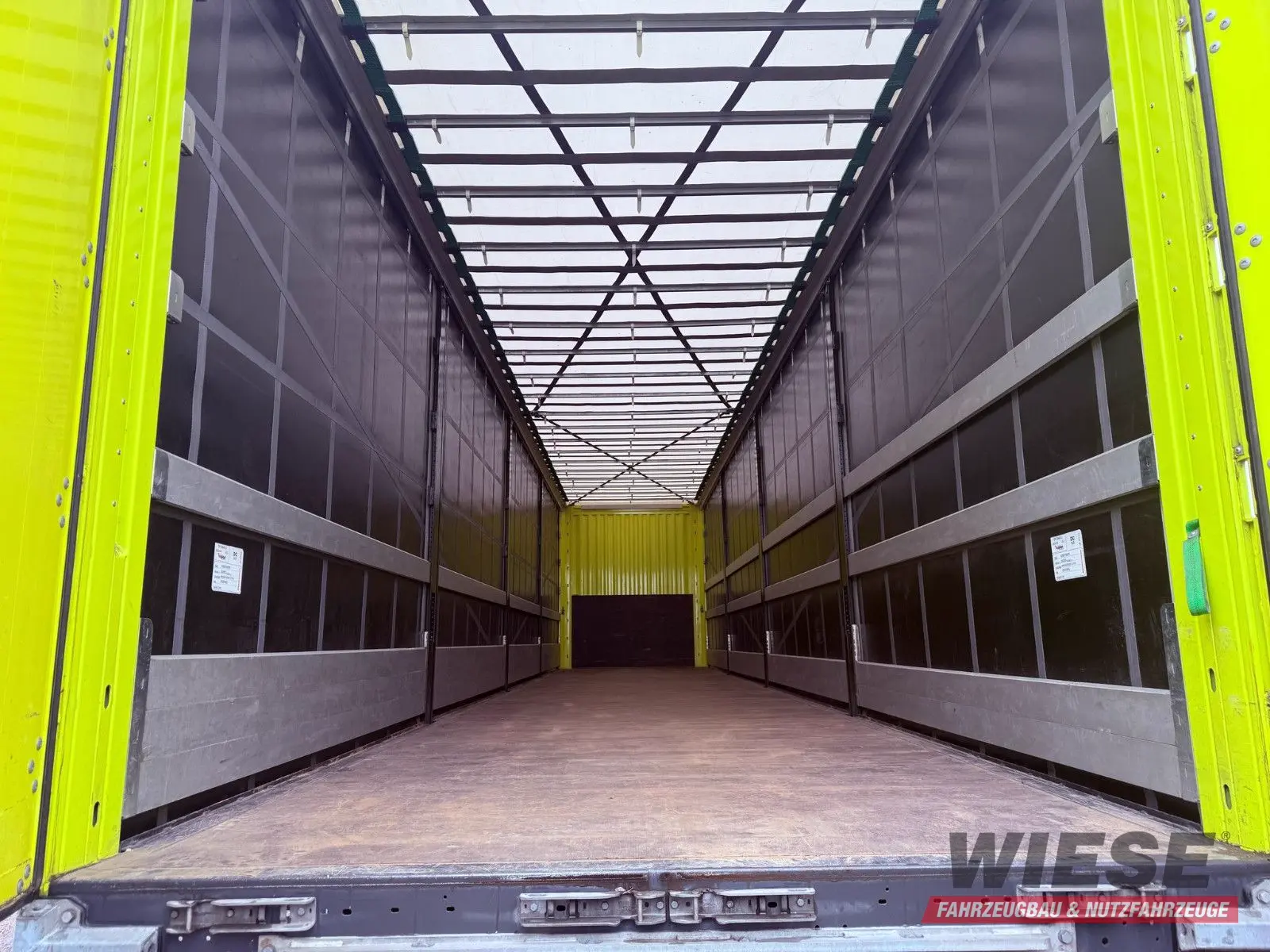 Kässbohrer Schiebeplanen Auflieger Neuwertig Vollausstattun