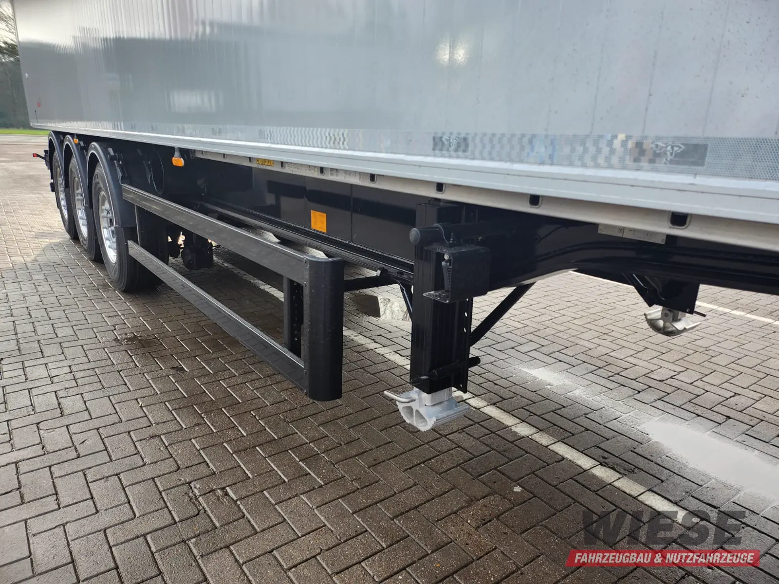 Benalu OPTILINER 60 - 63m³ Türen Palettenbreite