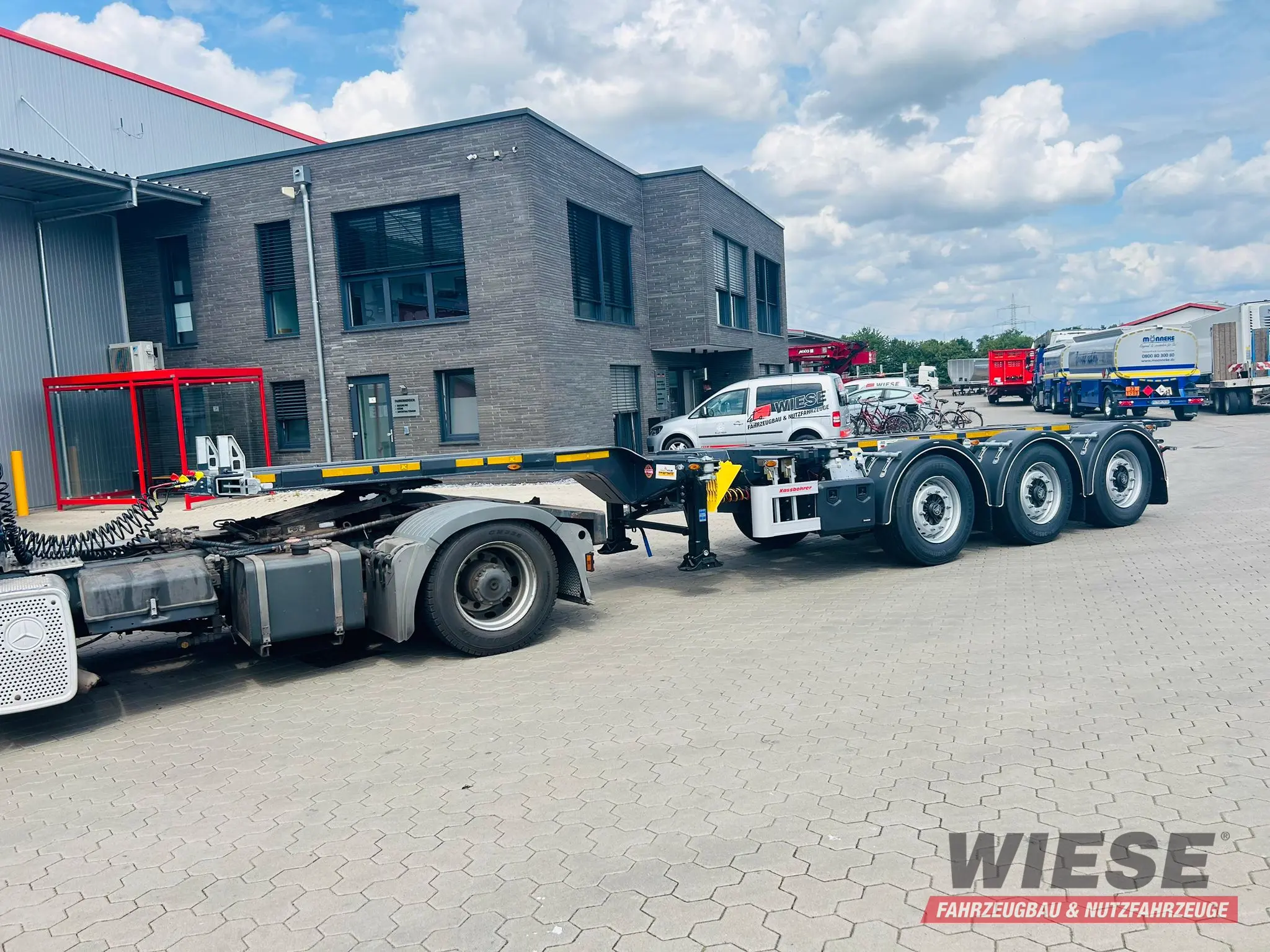 Kässbohrer K.SHG Multi Containerchassis ausziehbar