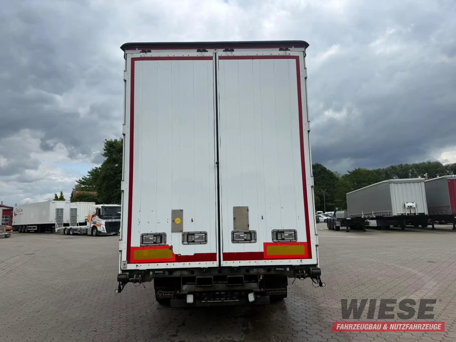 FBL Zentralachsanhänger Volumenaufbau von Wiese Fahrzeugmarkt in Petershagen kaufen ab 18500.00€