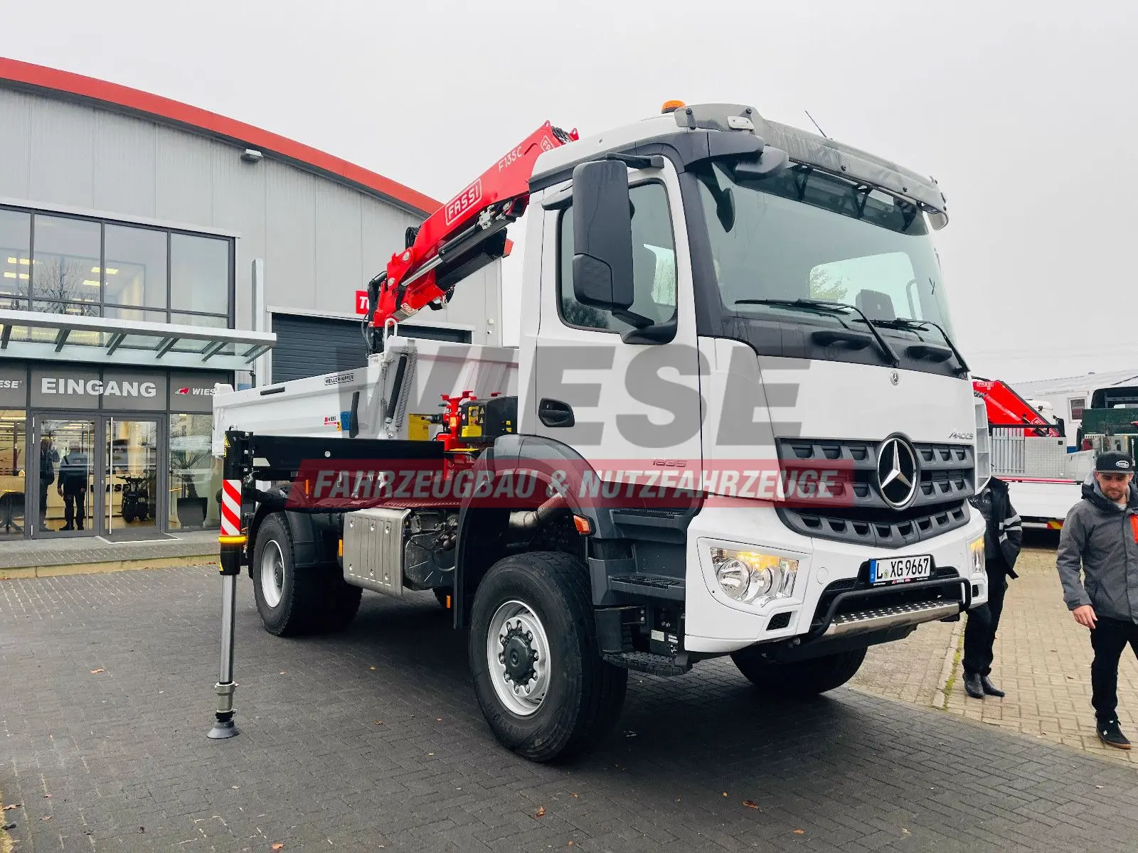 Mercedes-Benz Arocs 1835 4x4 Allrad Fassi F135 Kran Kipper