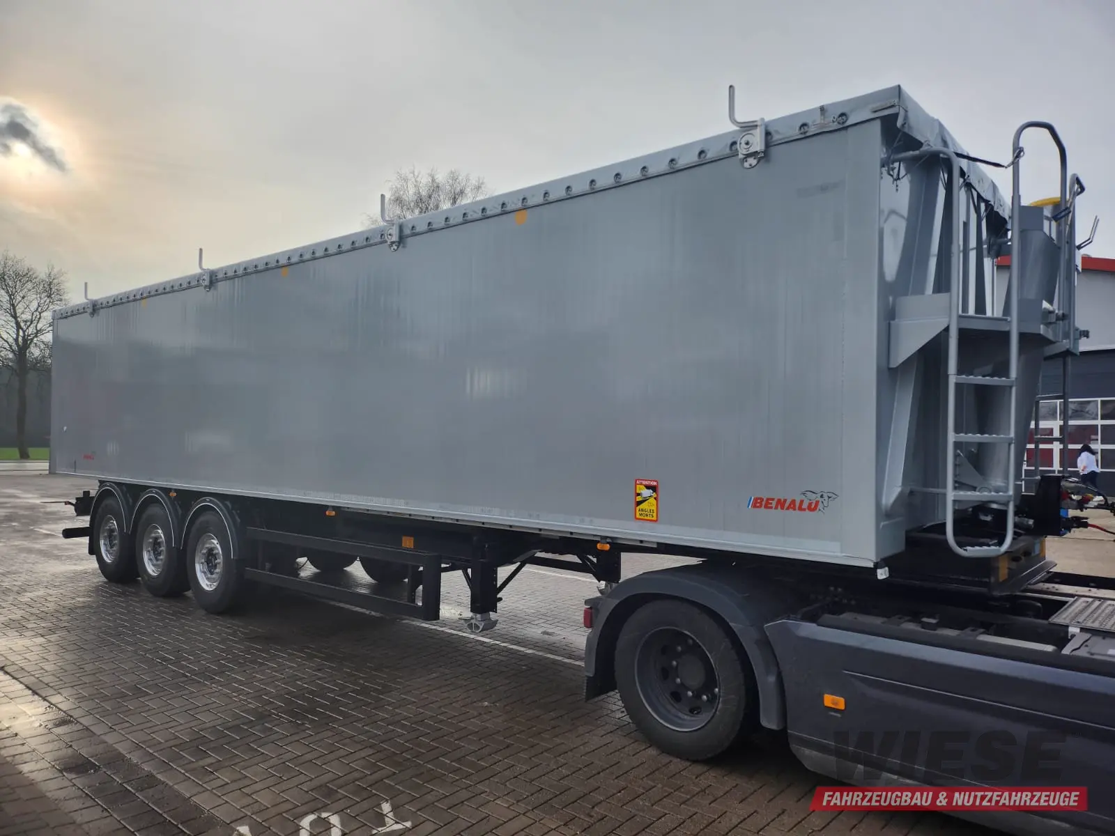 Benalu OPTILINER 60 - 63m³ Türen Palettenbreite