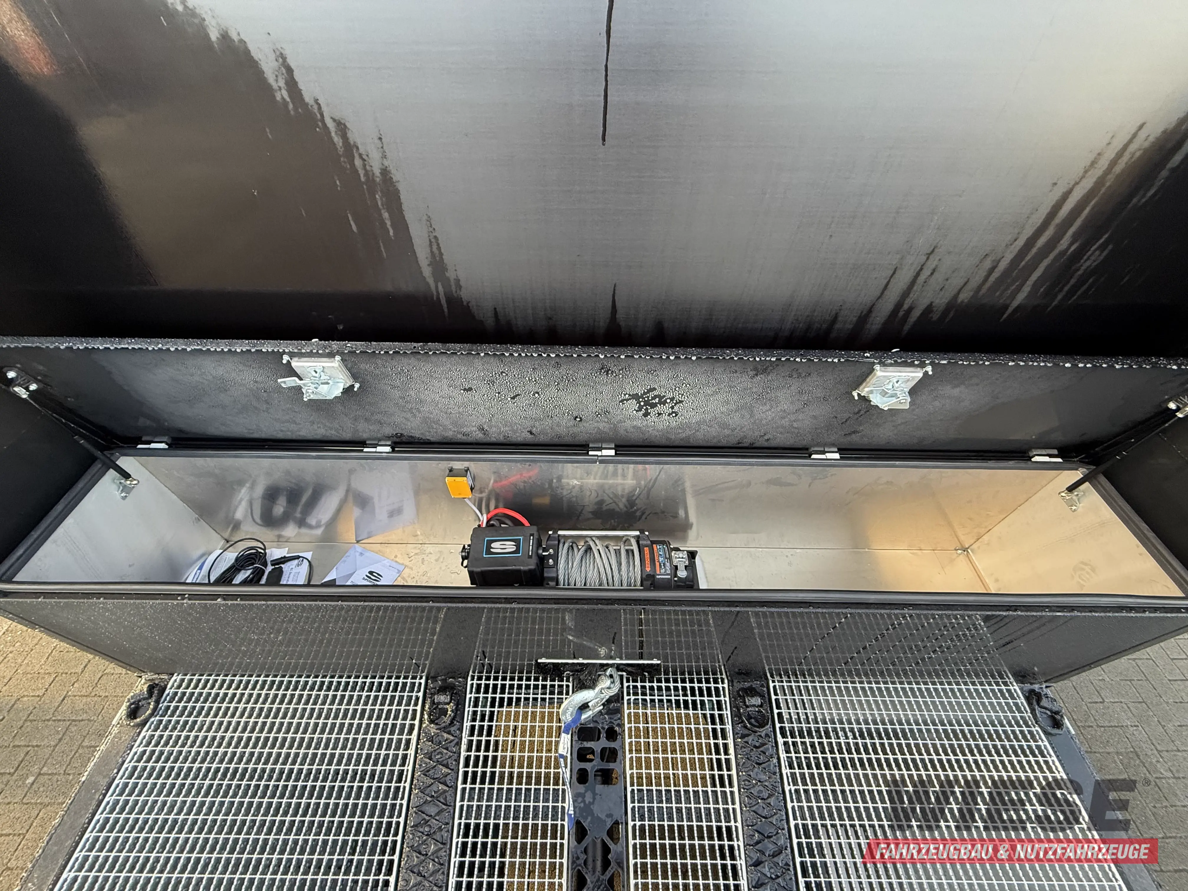 MAN Baumaschinen- Arbeitsbühnentransporter Rampen