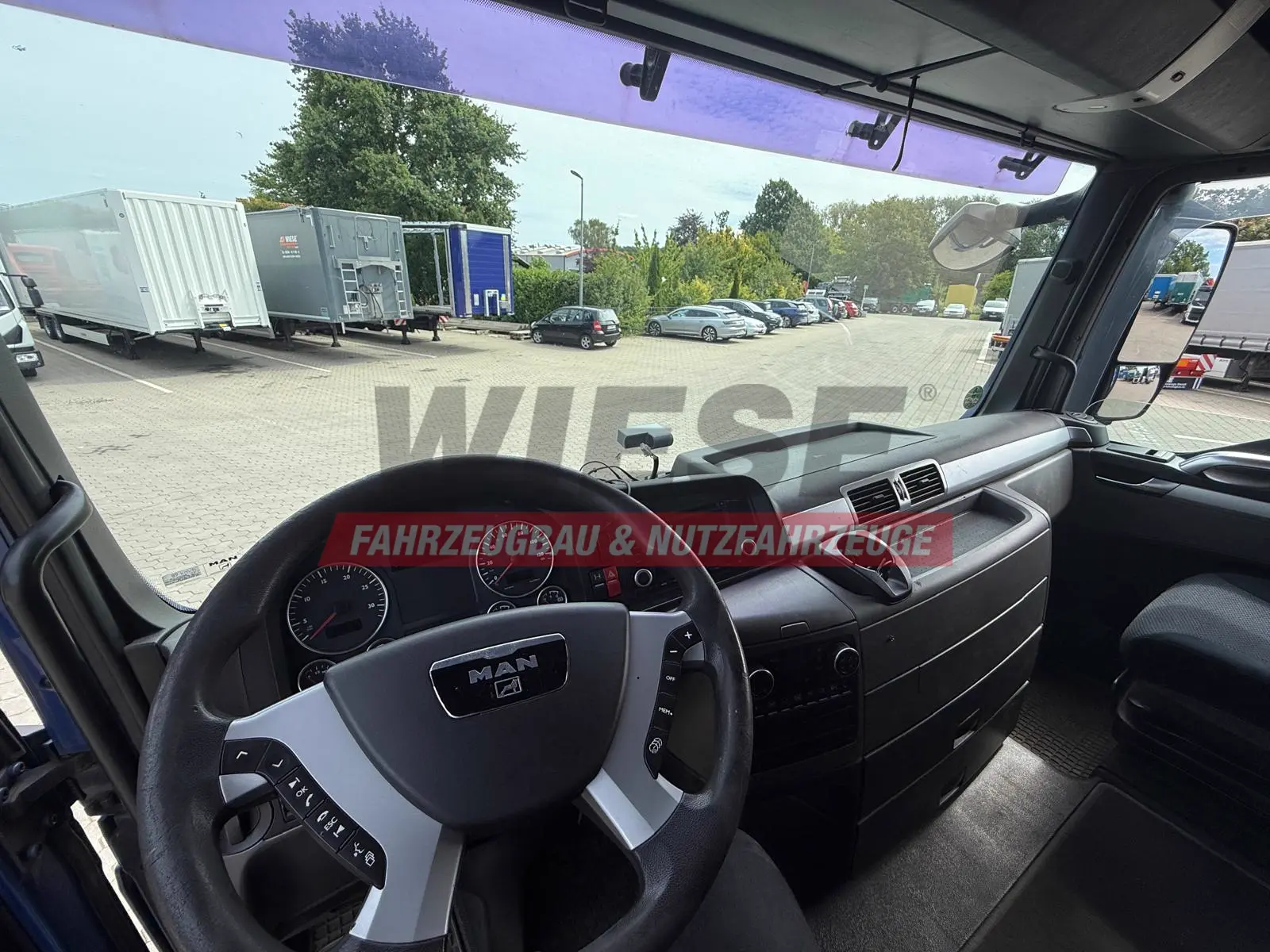 MAN TGA Schwenkwand-Getränkeaufbau incl. Anhänger