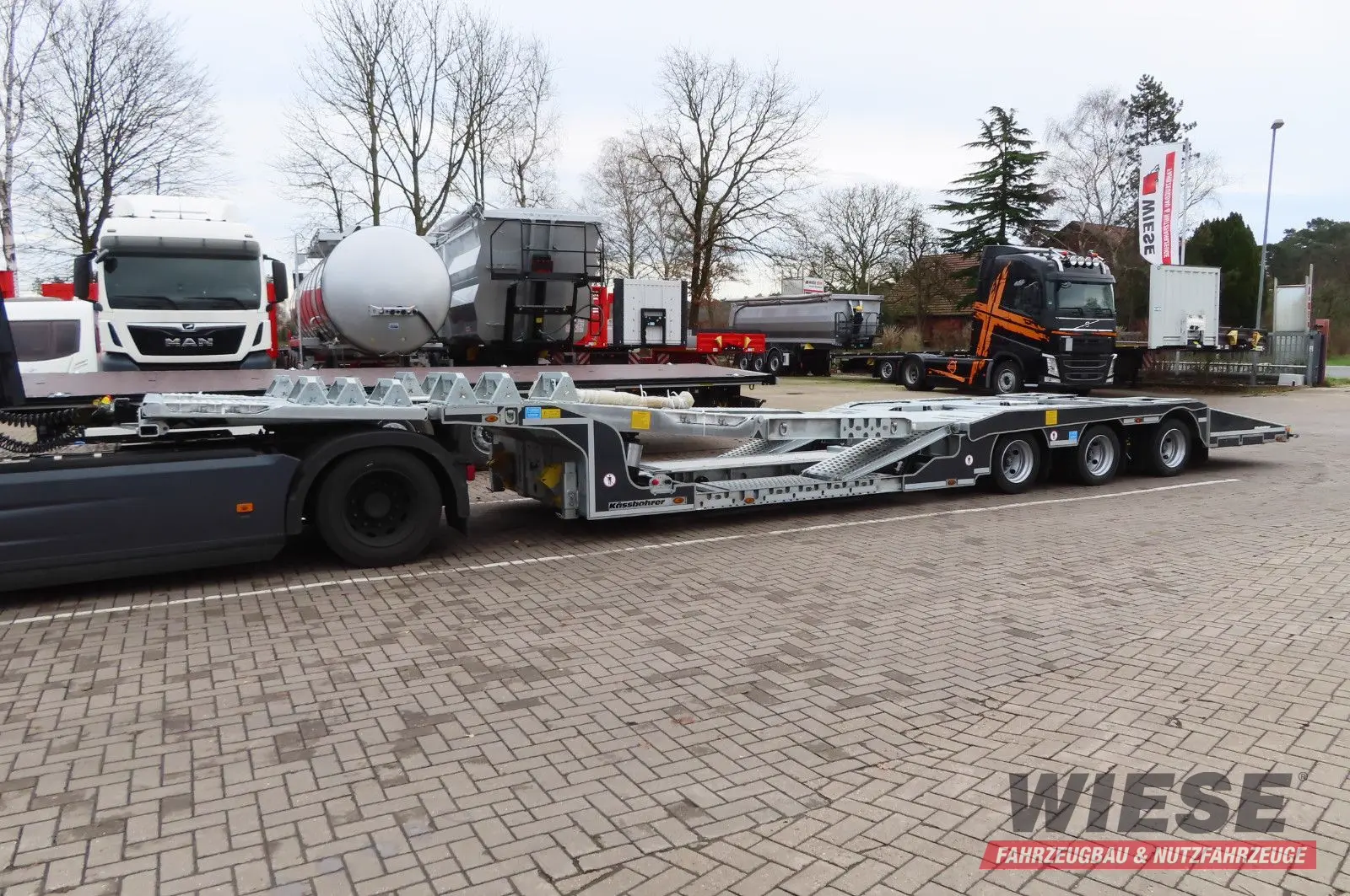 Kässbohrer K.SOK Truck/Car Transporter, Novagrau