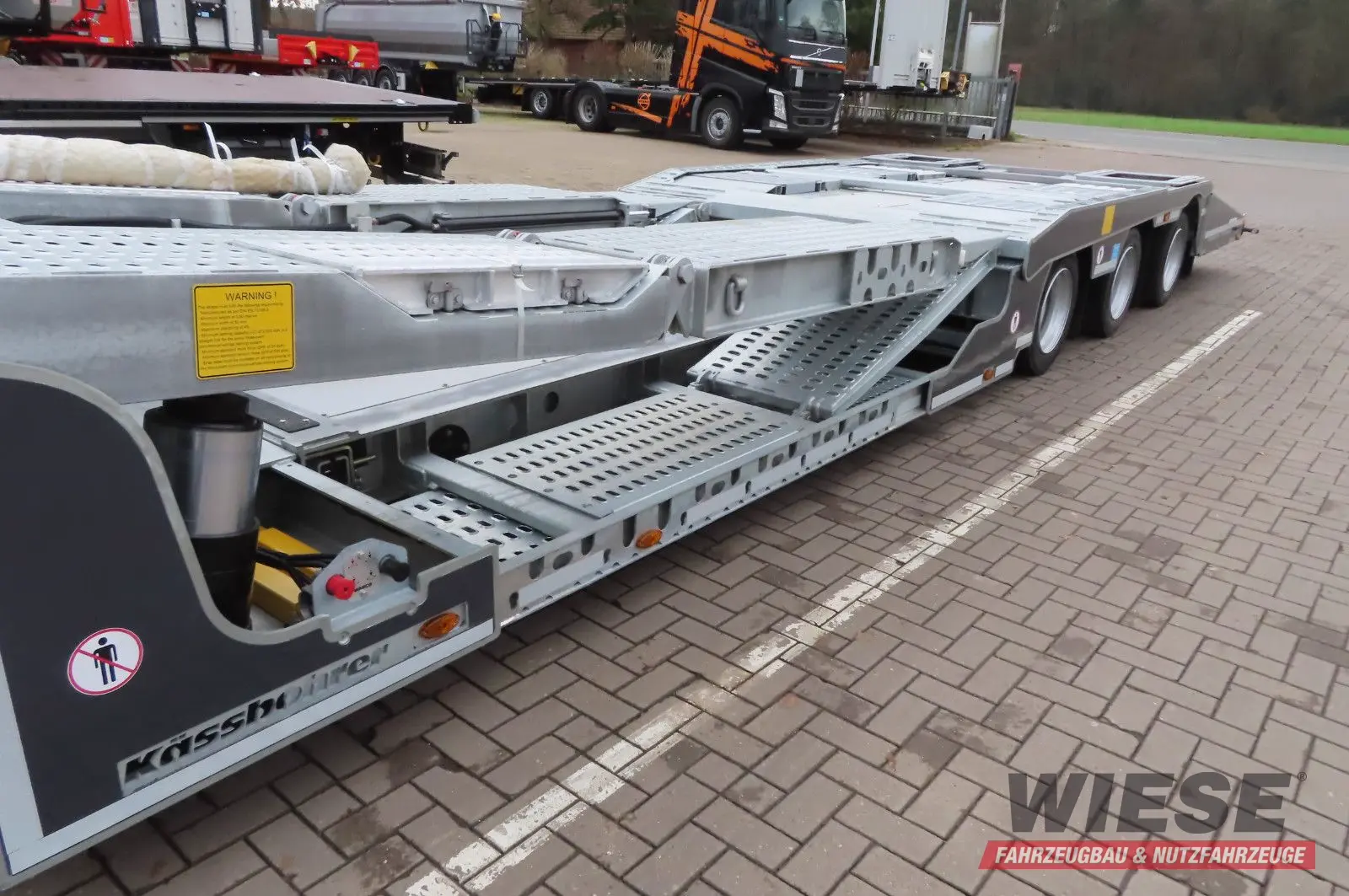 Kässbohrer K.SOK Truck/Car Transporter, Novagrau