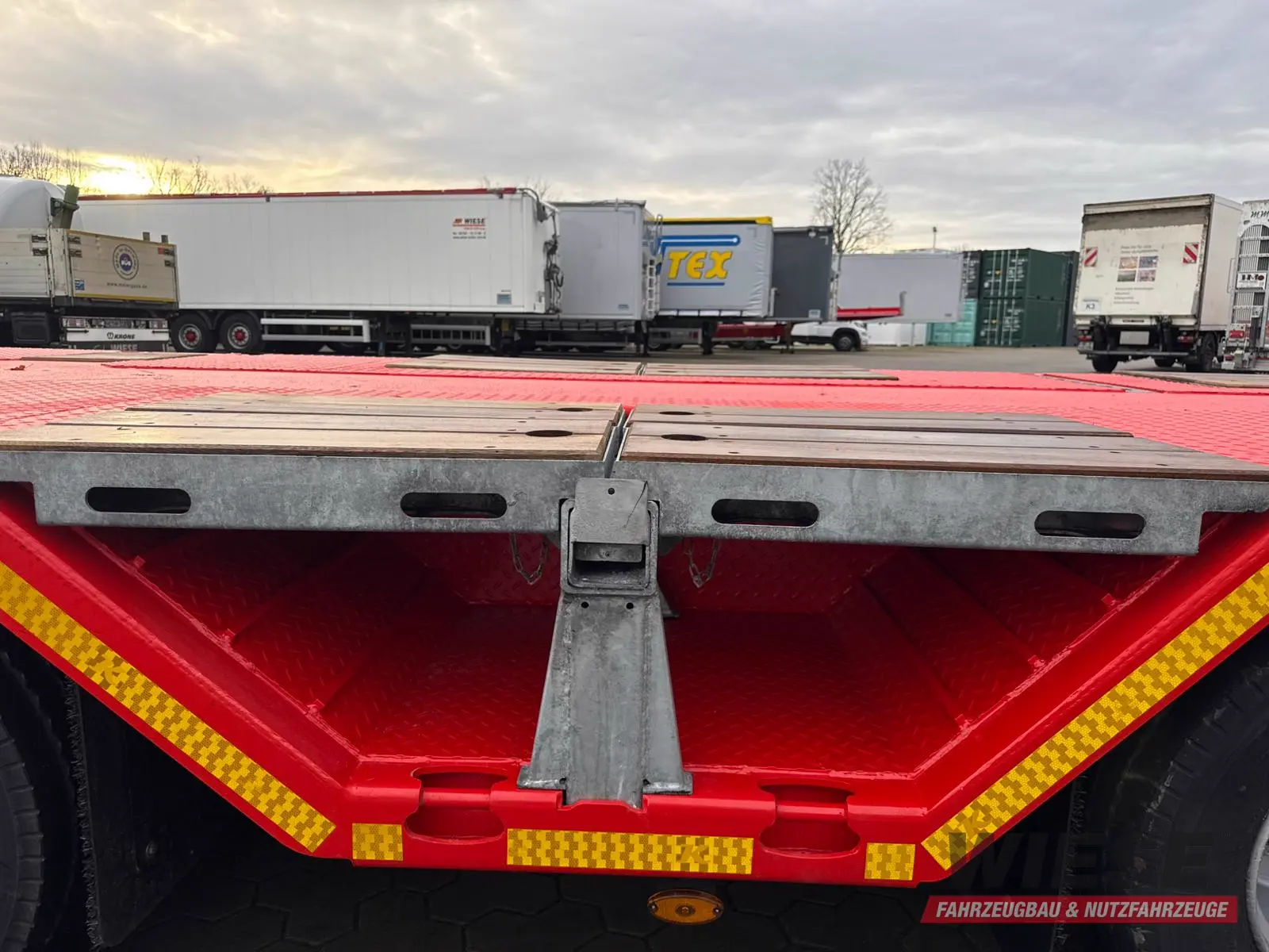 Kässbohrer K.SLA R 4 / 2N 18/40 Tieflader Radmulden tele