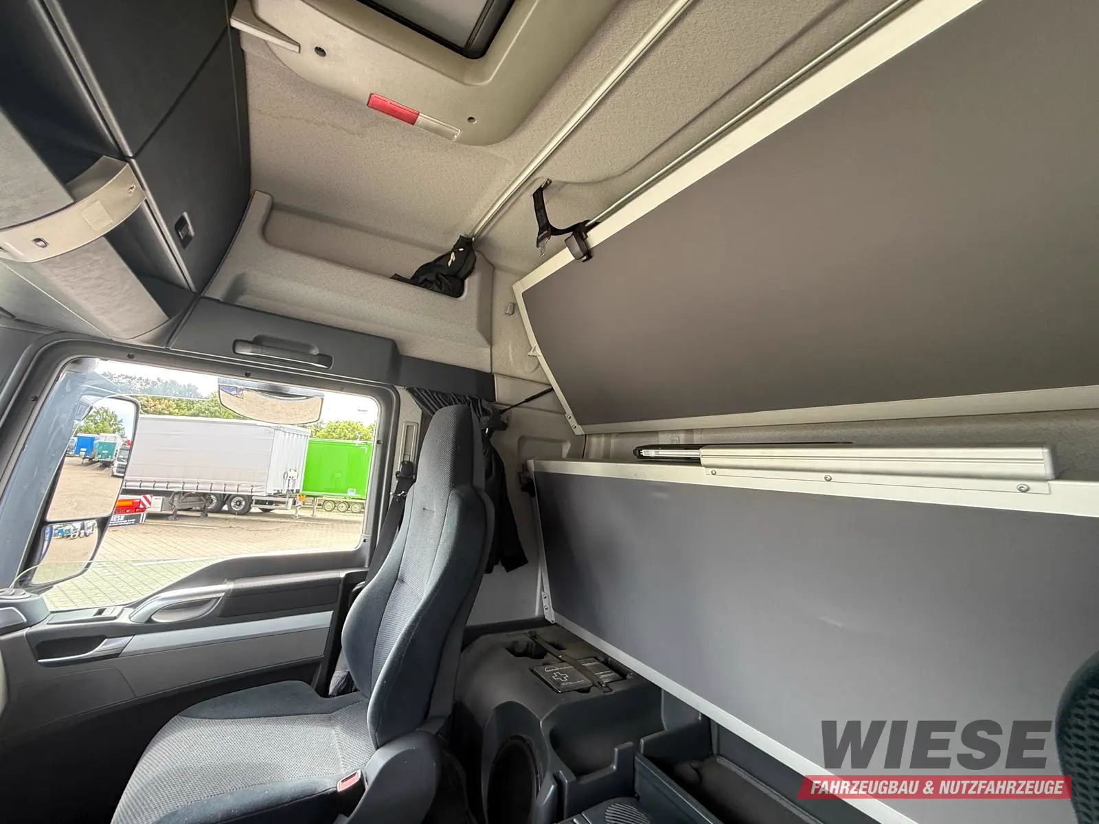 MAN TGA Schwenkwand-Getränkeaufbau incl. Anhänger