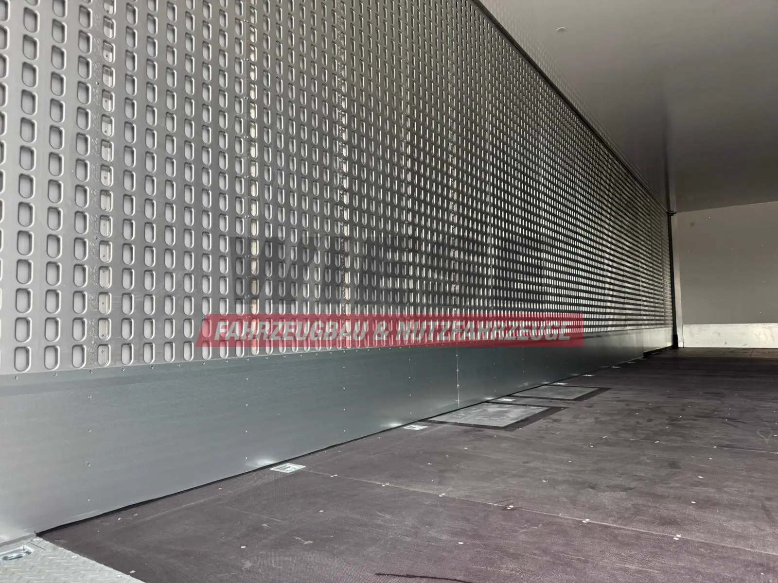 Talson TGG TAL 12/18 Mega Kofferauflieger Kleidung 99m³