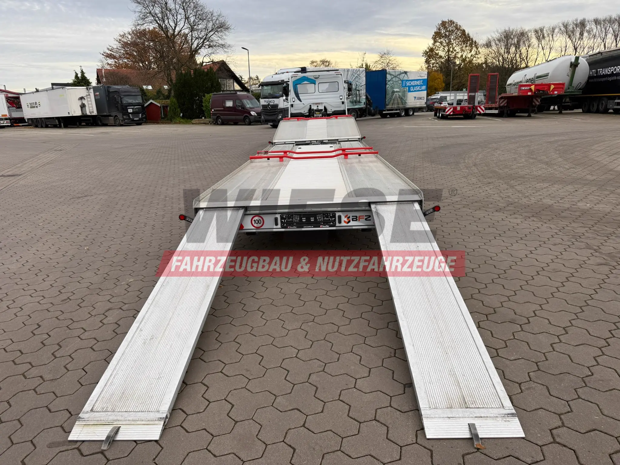 Mercedes-Benz Atego 918L Autotransporter mit BFZ Anhänger